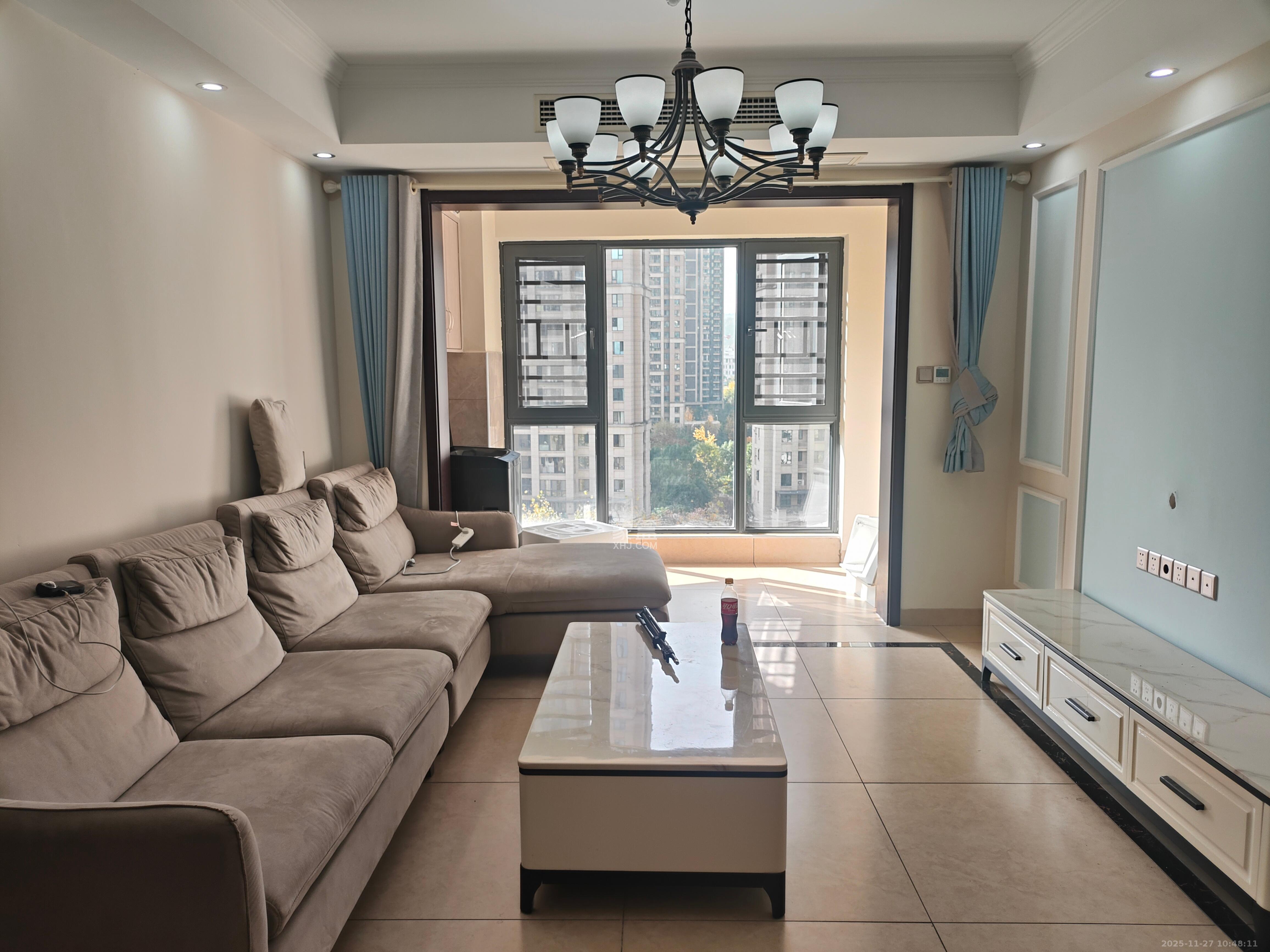 卓越浅水湾  3室2厅1卫    2300.0元/月室内图