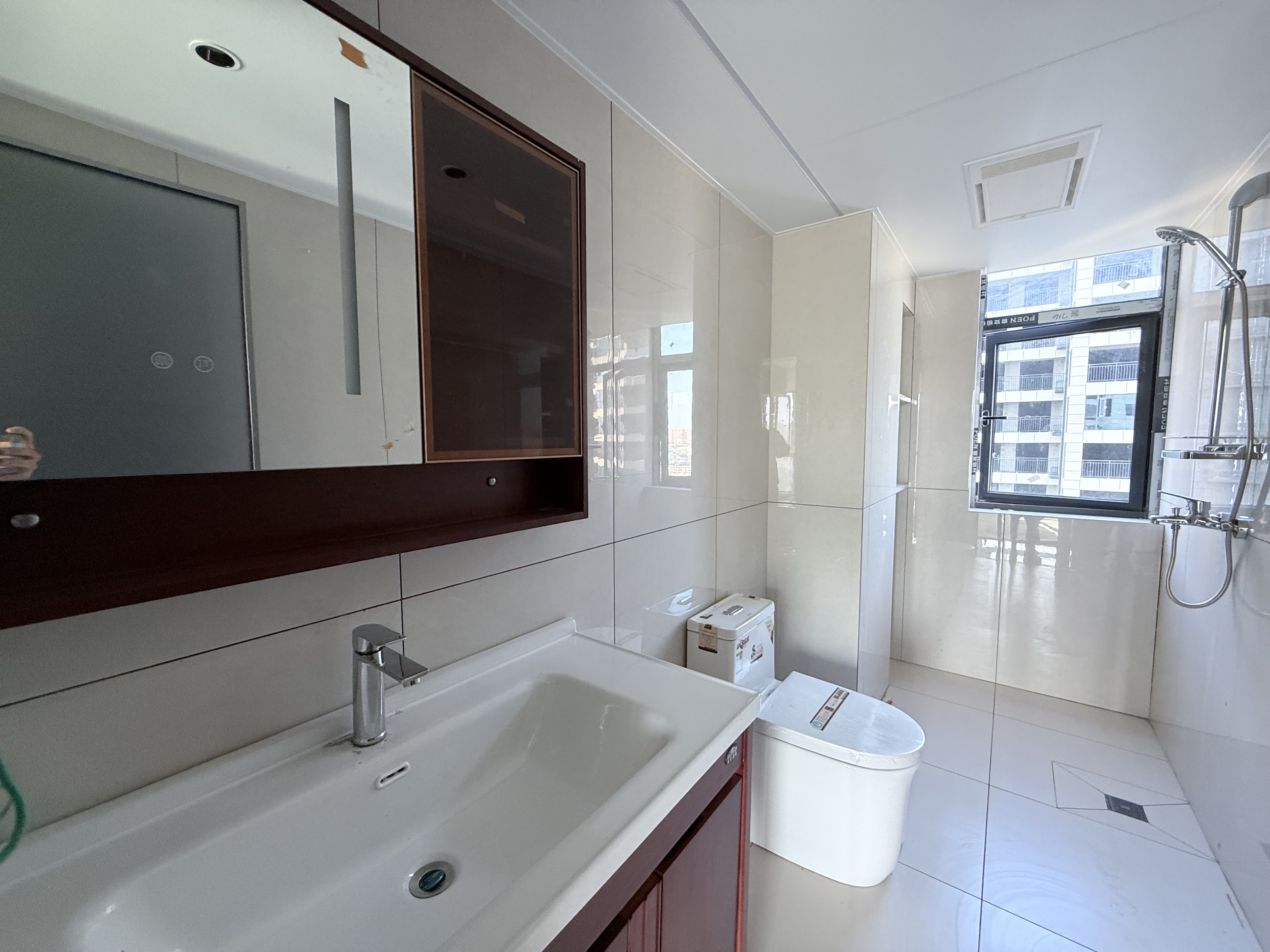 金钟悦江湾  3室2厅2卫    3200.0元/月室内图