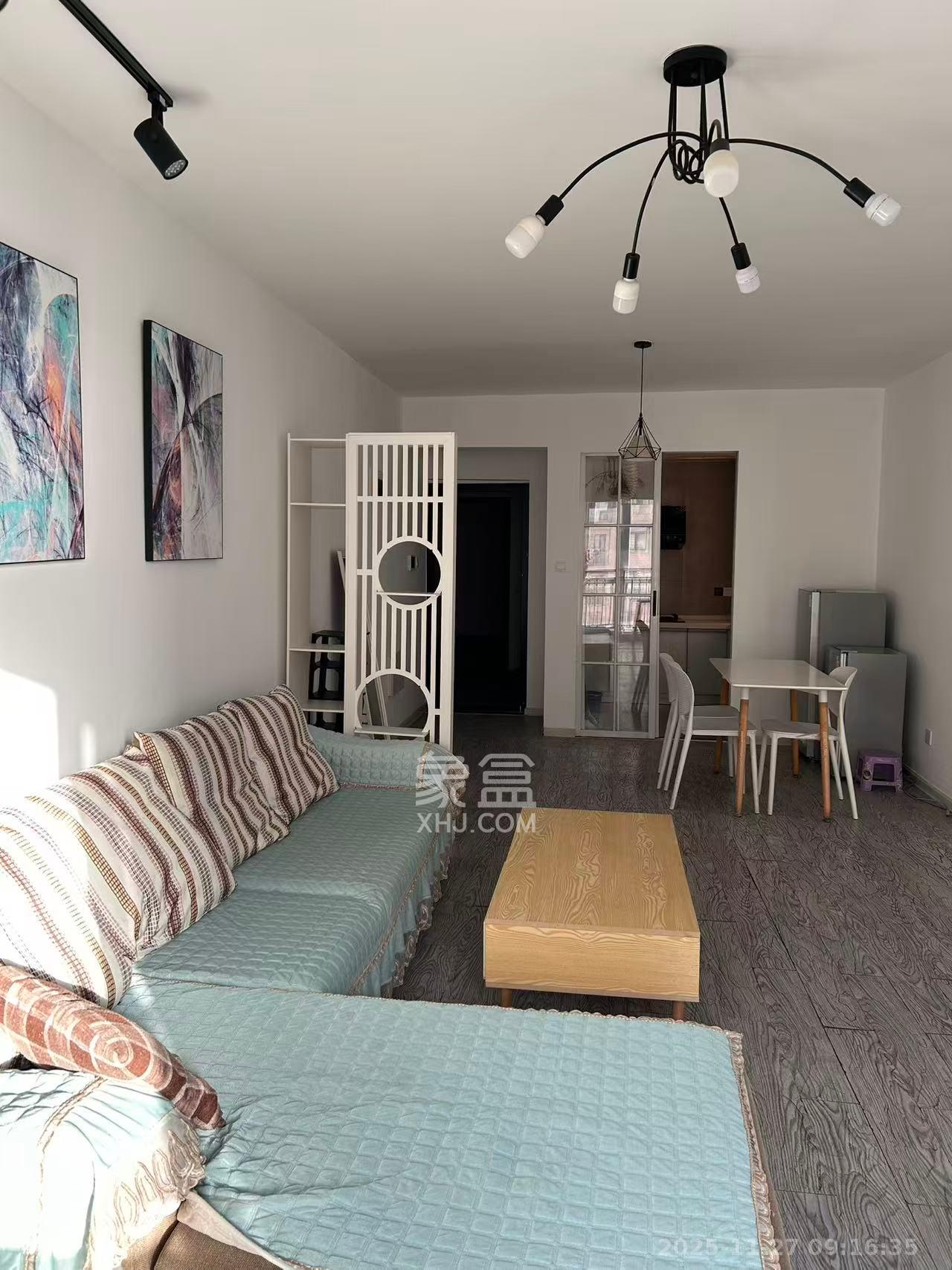 丽发新城  2室2厅1卫    1900.0元/月室内图