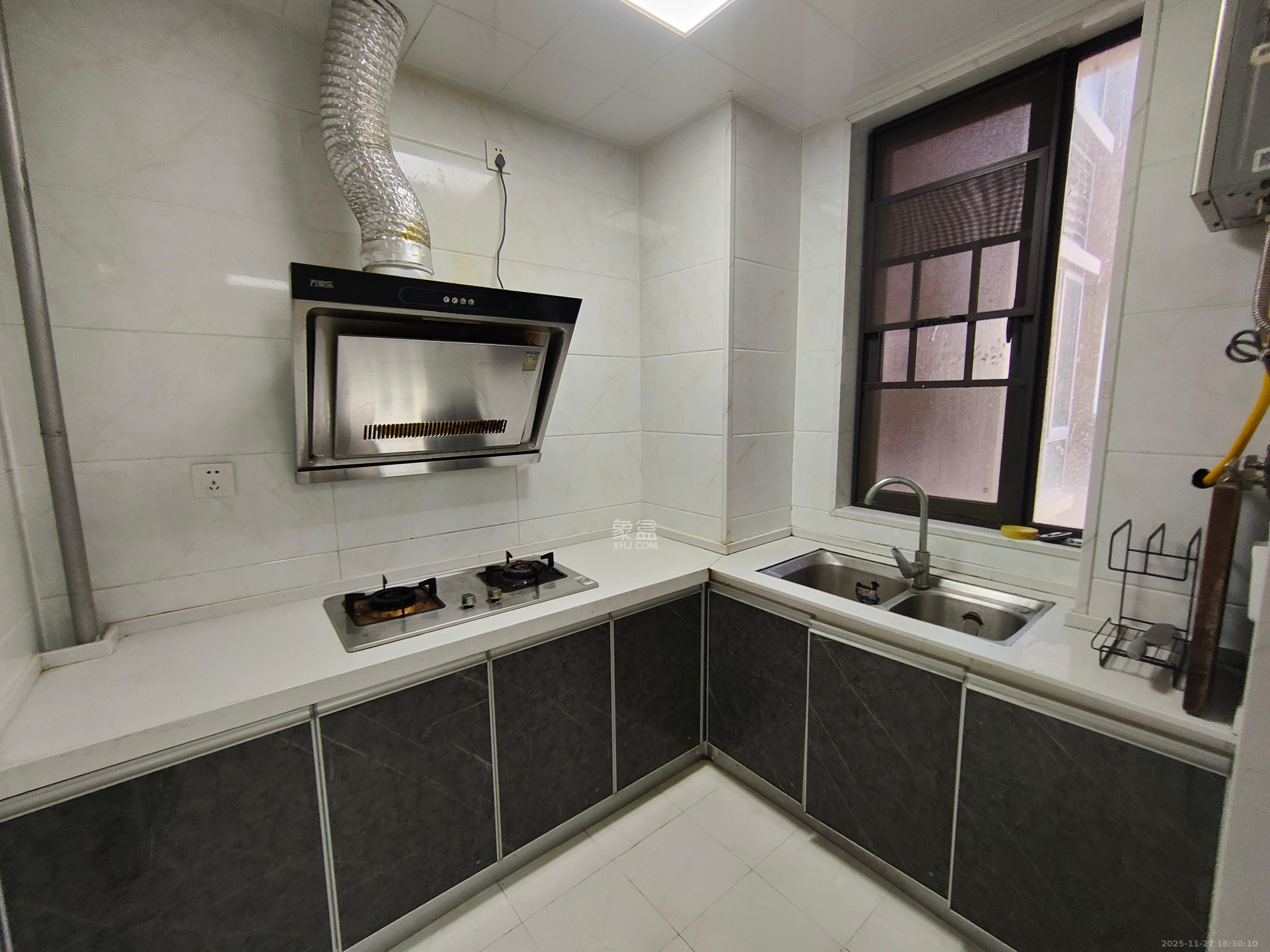 新新花园  2室2厅1卫    2000.0元/月室内图