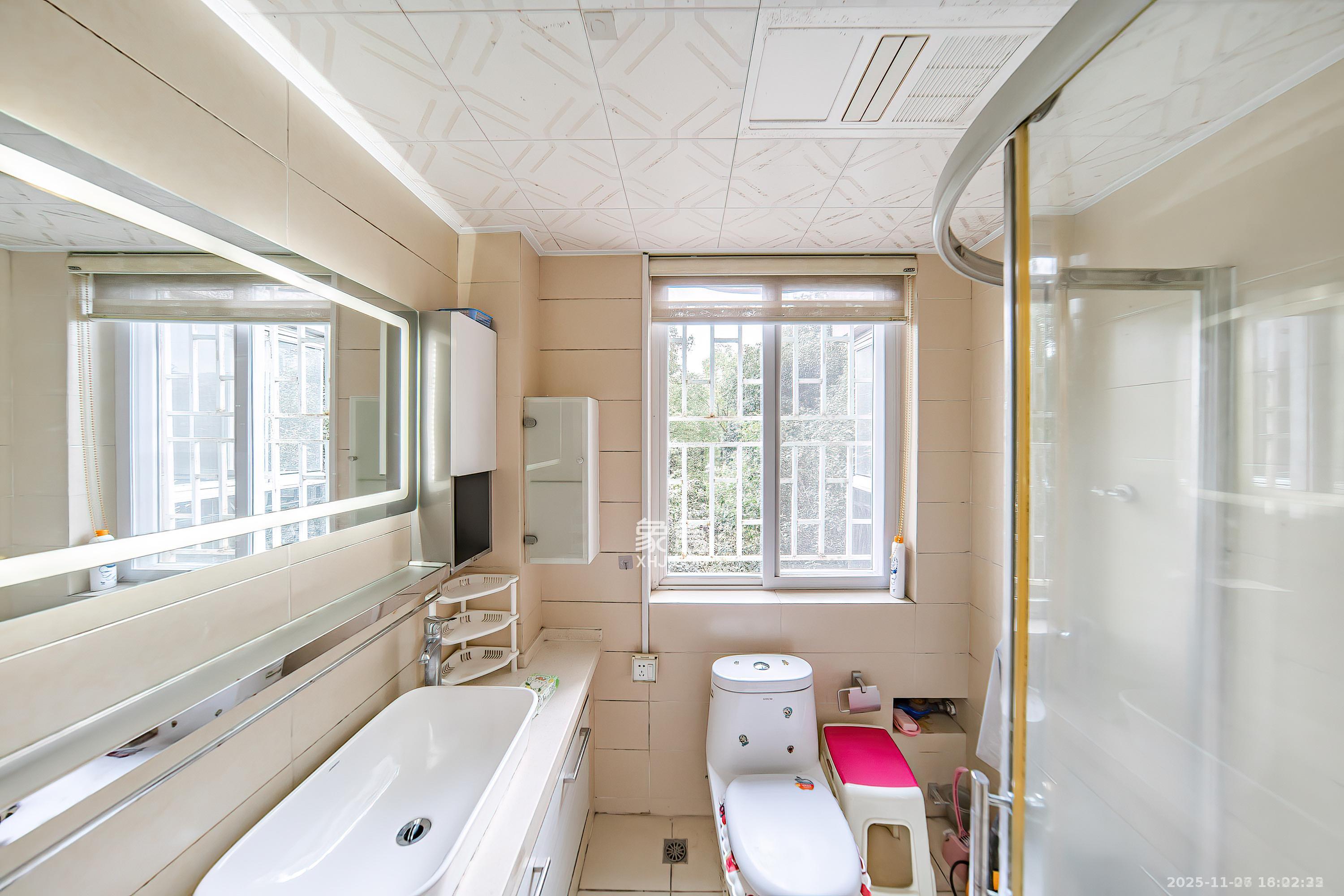 左岸春天 3室2厅2卫 2300.0元/月 左岸春天 3室2厅2卫 2300.0元/月室内图