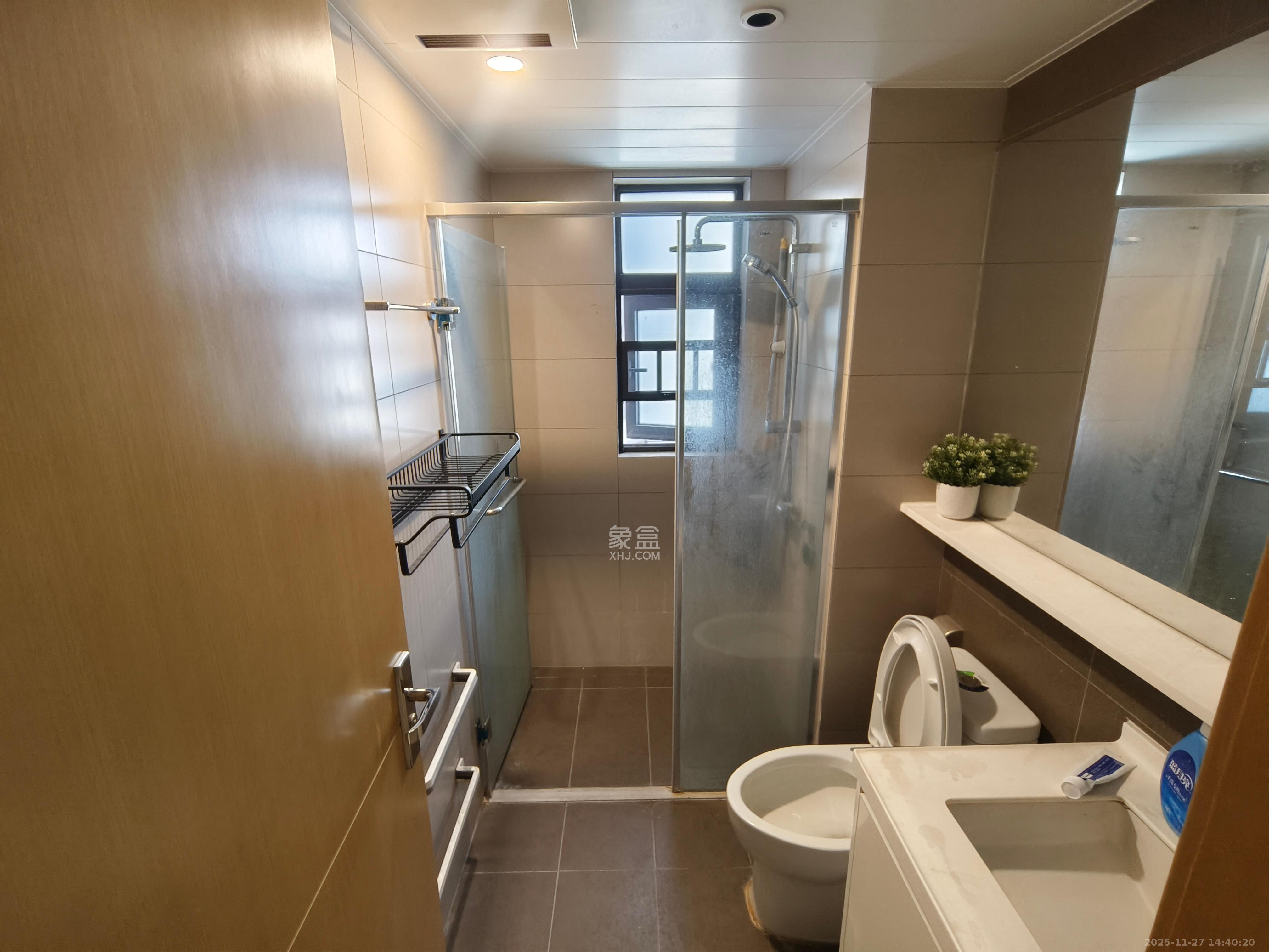 时代倾城四期 2室2厅1卫 2200.0元/月 时代倾城四期 2室2厅1卫 2200.0元/月室内图