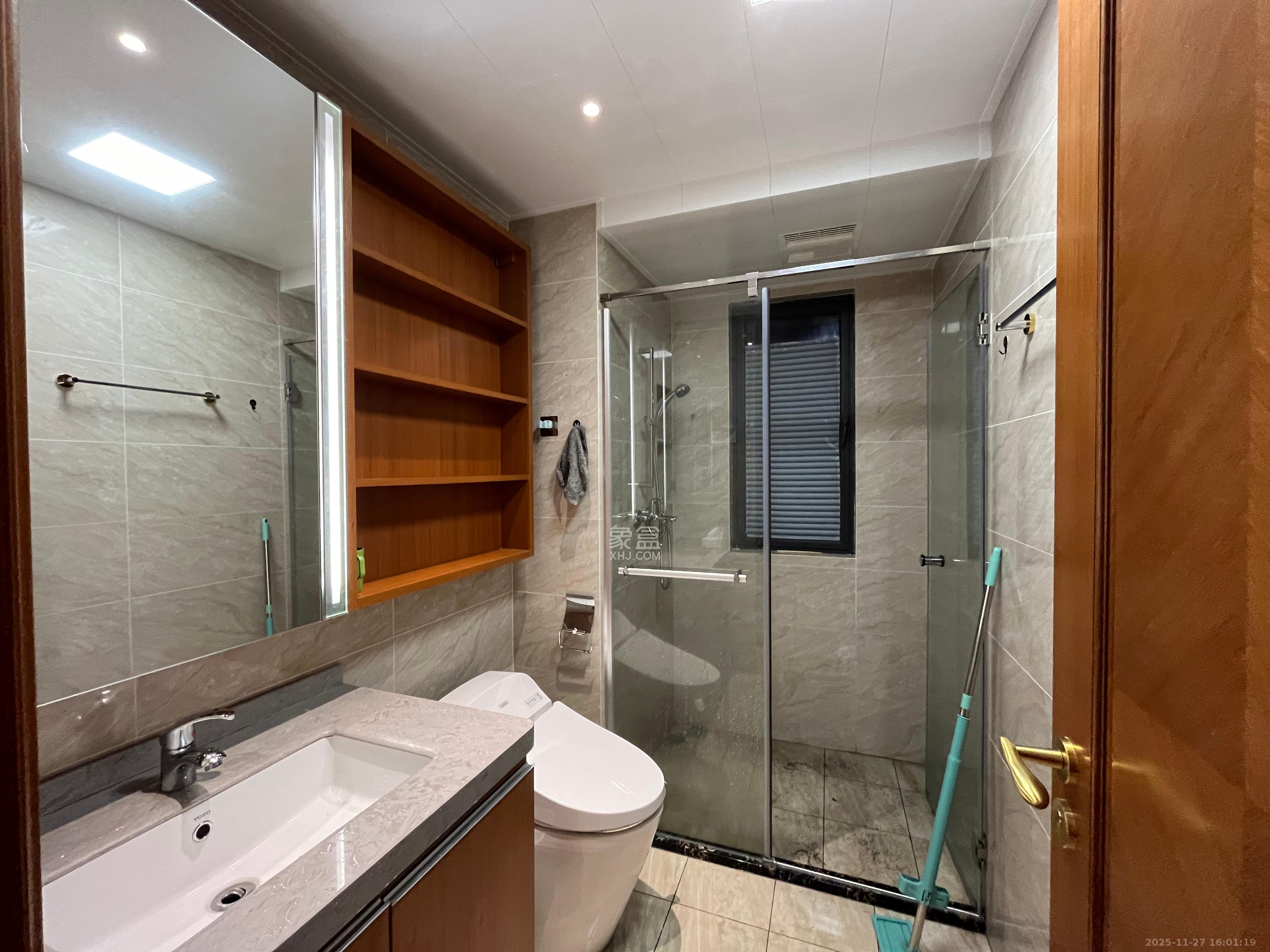 恒大江湾 3室2厅1卫 2300.0元/月 恒大江湾 3室2厅1卫 2300.0元/月室内图