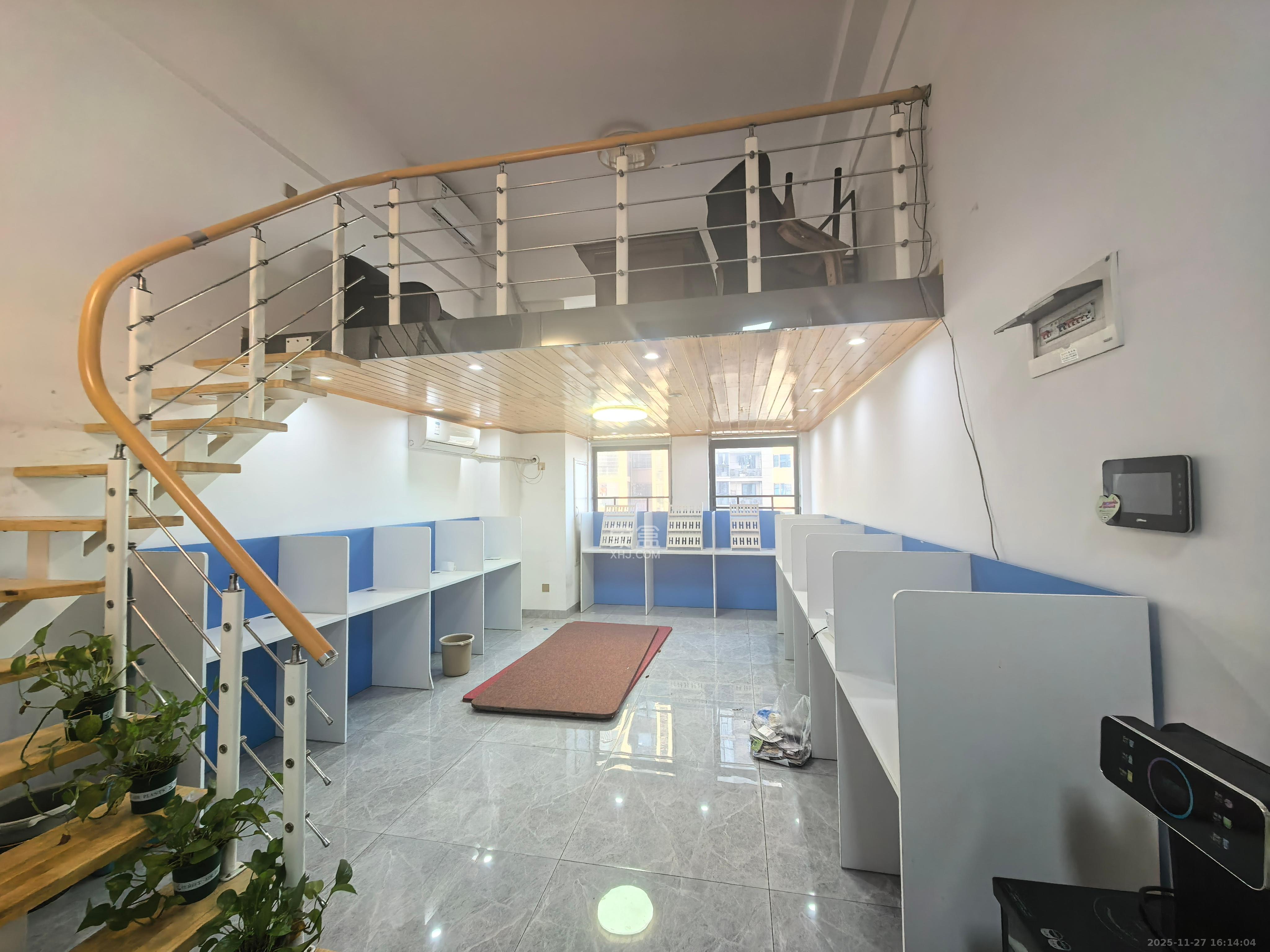 华润置地广场二期  1室1厅1卫    1600.0元/月