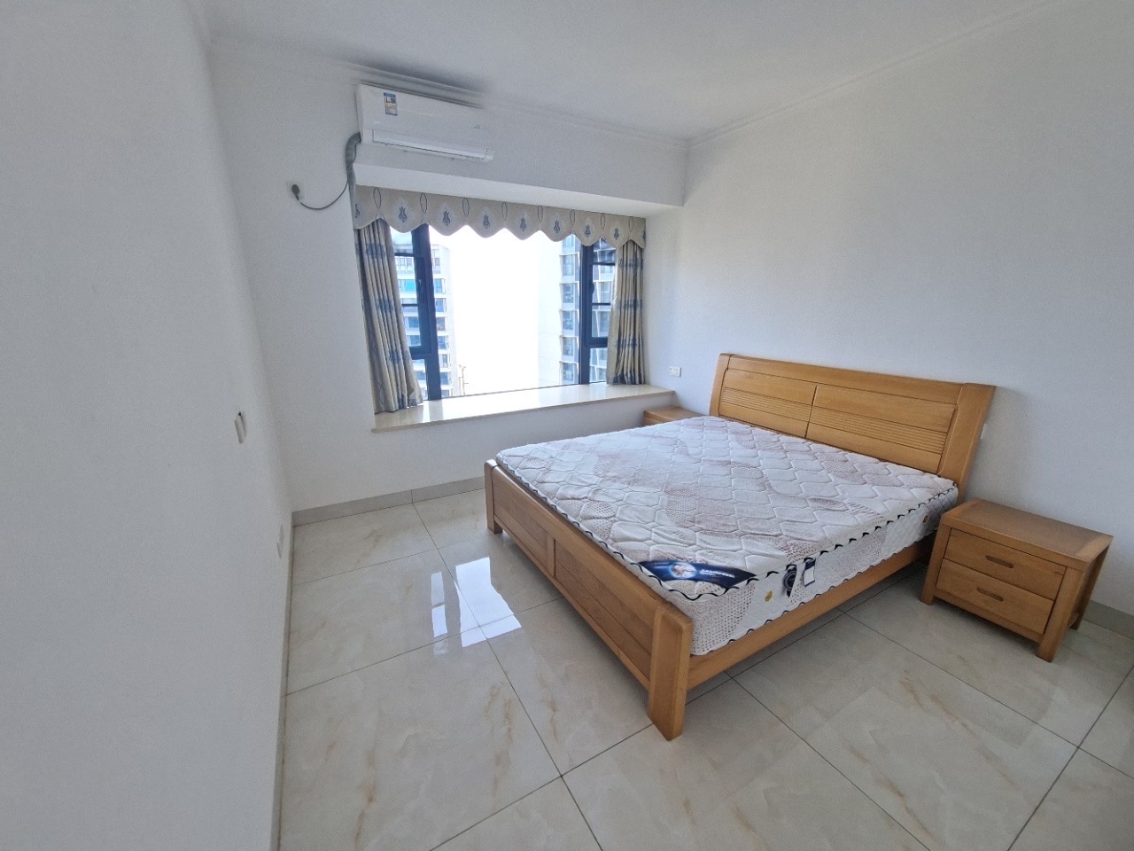 保利中央海岸三期熙园  4室2厅2卫    4500.0元/月室内图