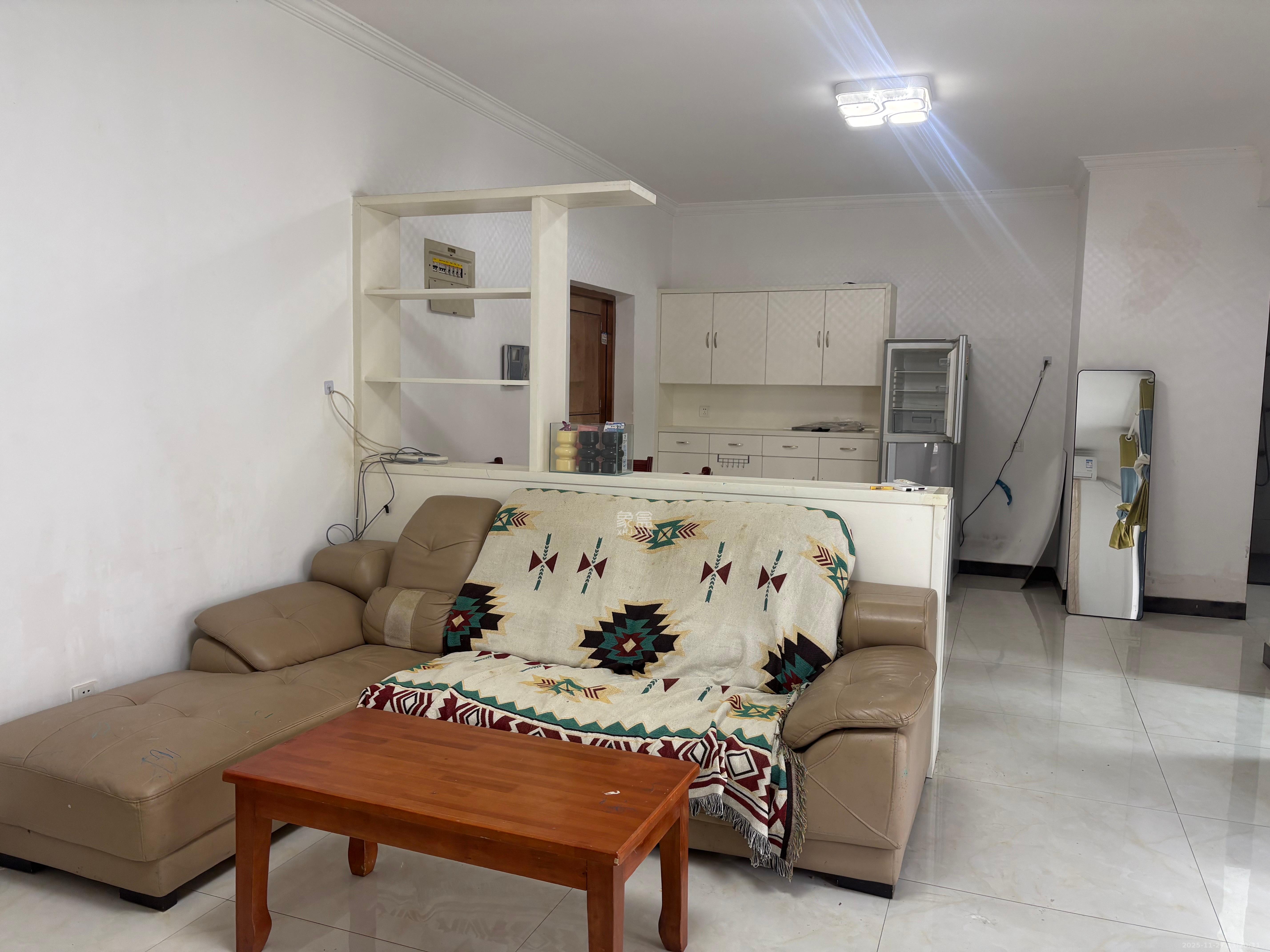 湘江世纪城融江苑  2室2厅1卫    1700.0元/月