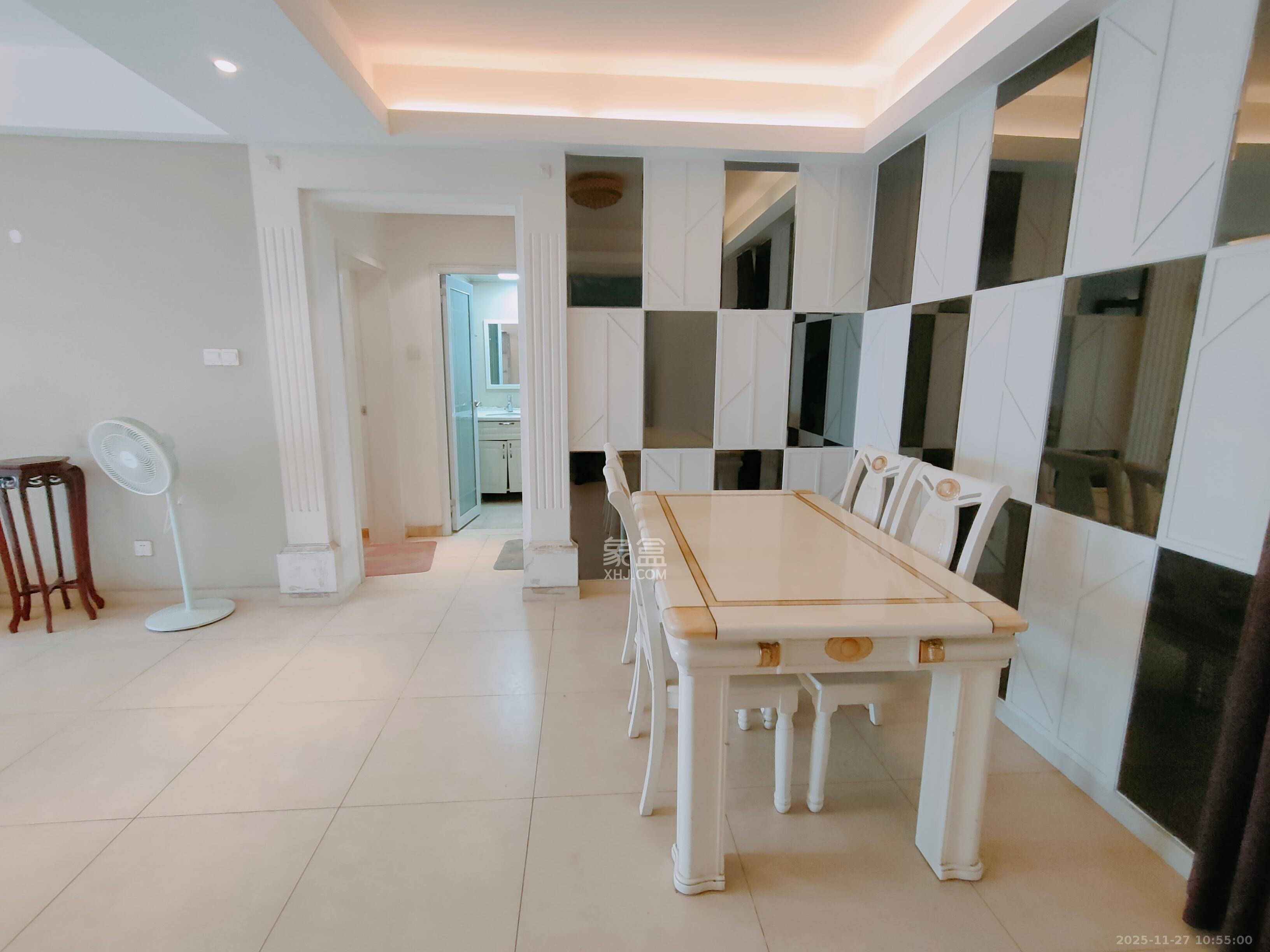 佳天瑞宁花园 3室2厅2卫 3200.0元/月 佳天瑞宁花园 3室2厅2卫 3200.0元/月室内图