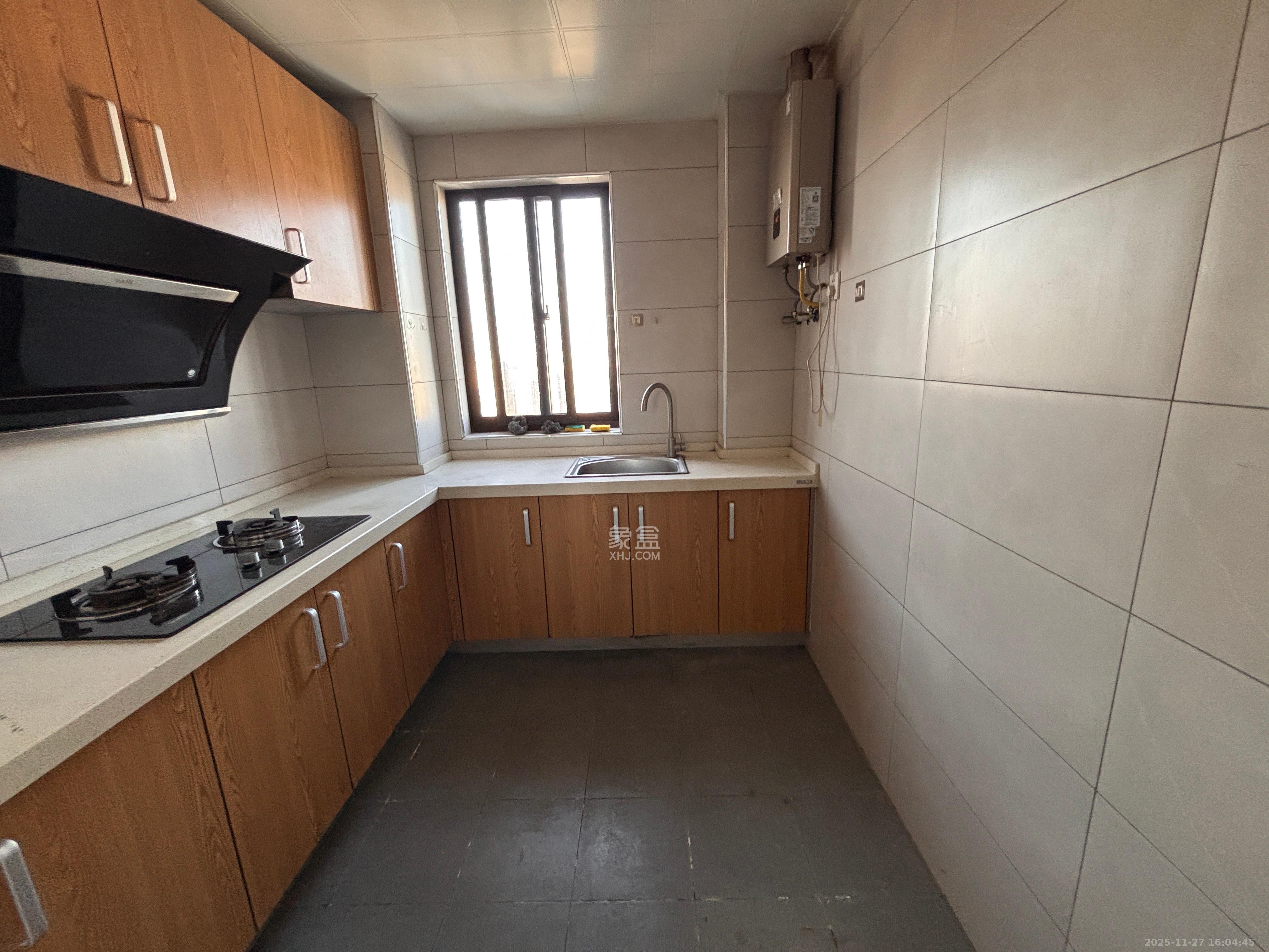 顺安大厦  3室2厅2卫    3500.0元/月室内图