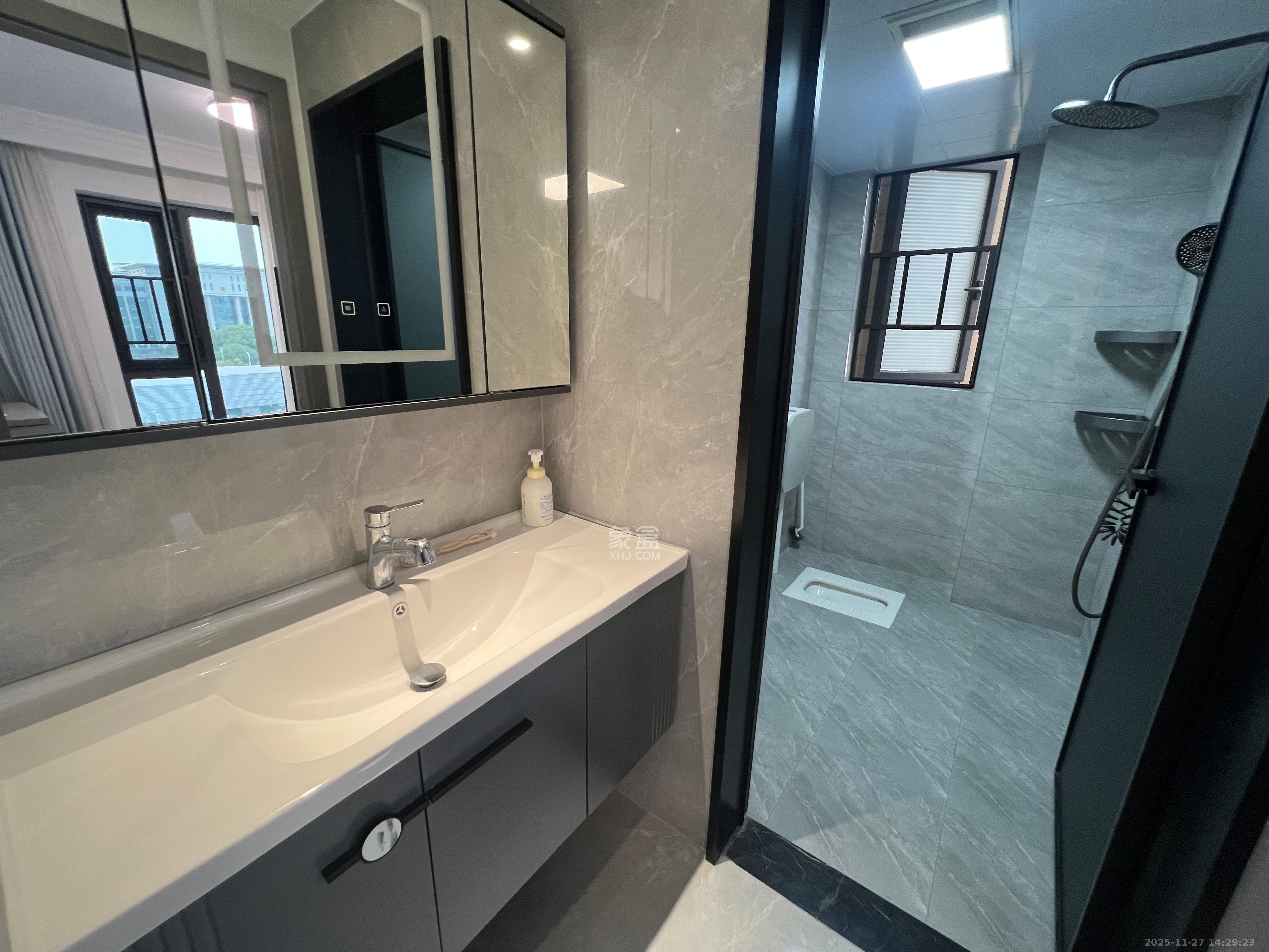 天城国际广场 3室2厅1卫 3500.0元/月 天城国际广场 3室2厅1卫 3500.0元/月室内图