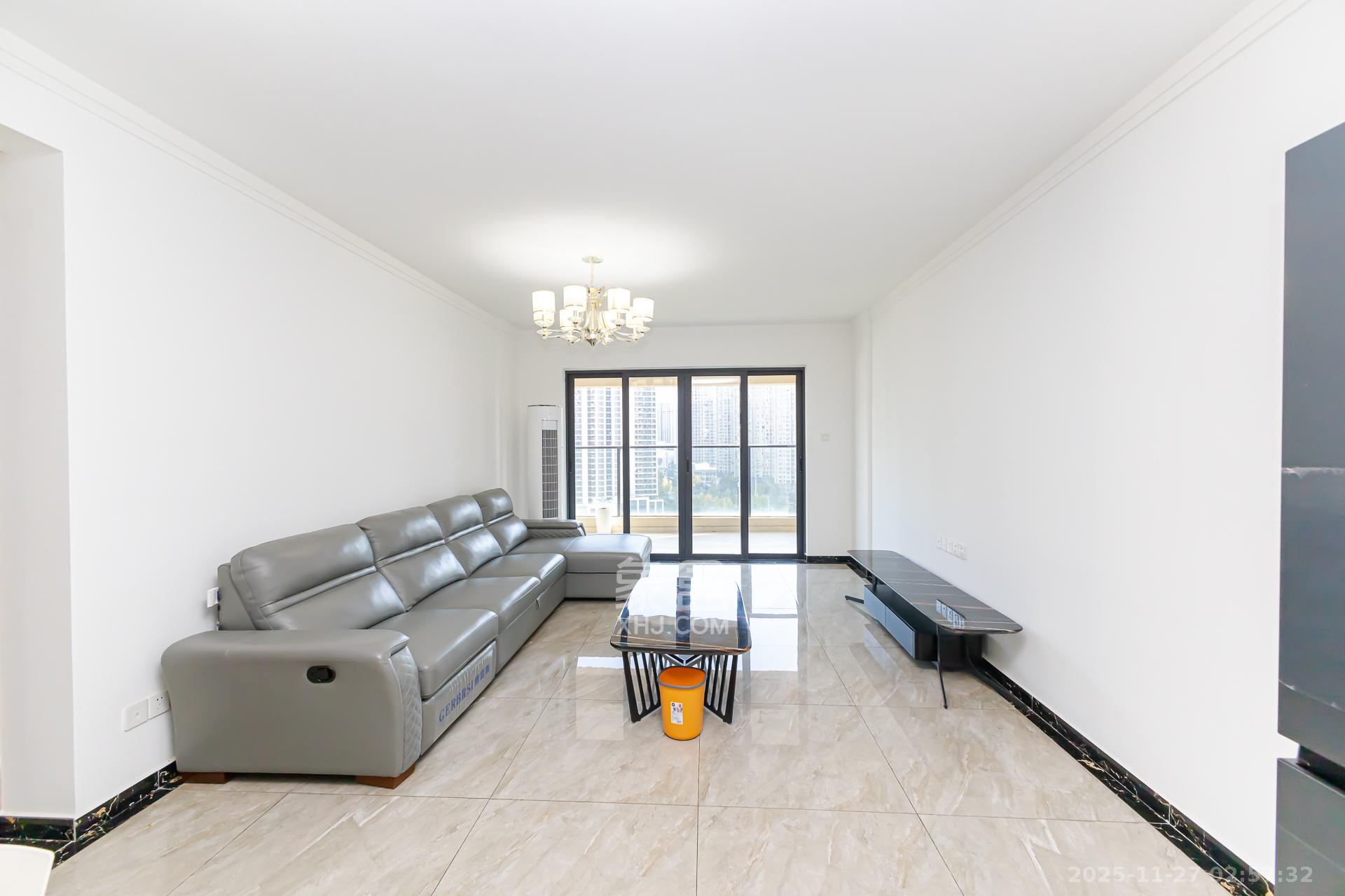 万润滨江天著  4室2厅2卫    99.0万