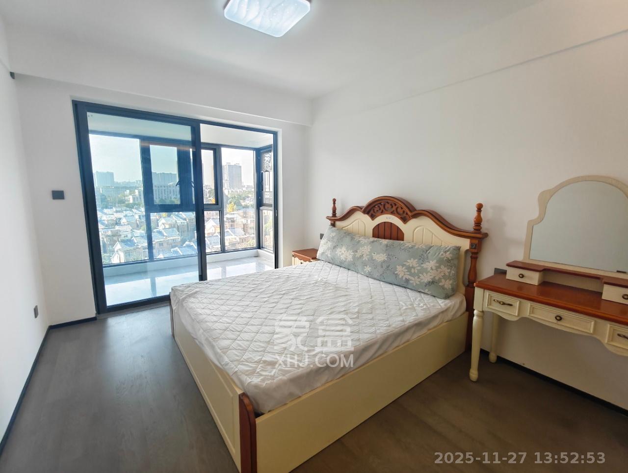 轨道万科悦府  4室2厅2卫    4000.0元/月室内图