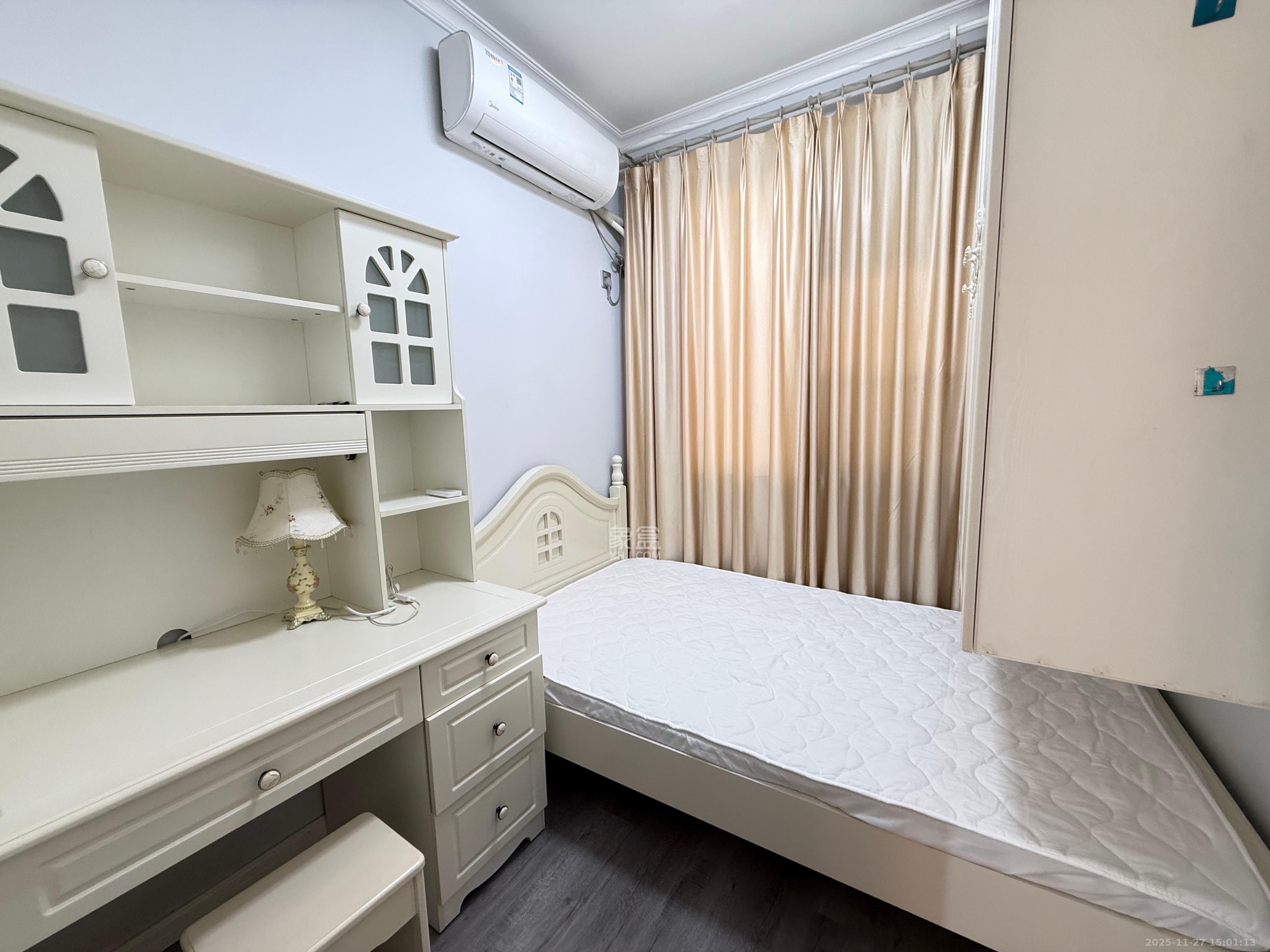 星湖湾一期高层 3室2厅1卫 2500.0元/月 星湖湾一期高层 3室2厅1卫 2500.0元/月室内图