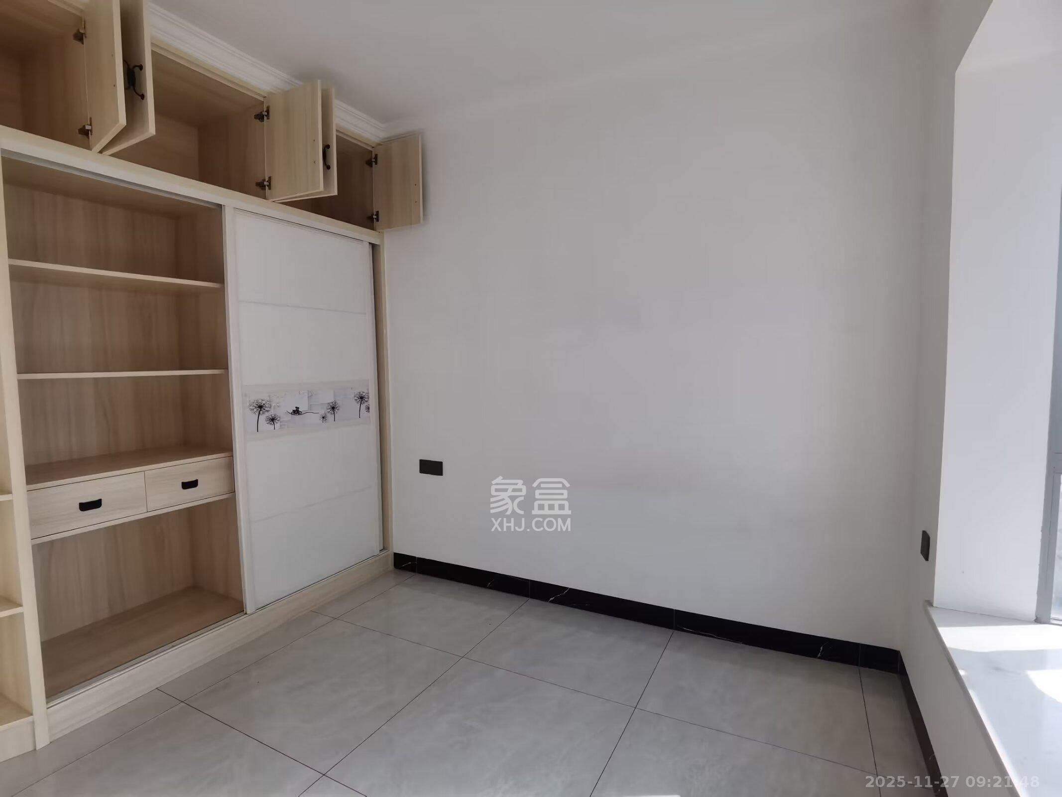 湖湘奥林匹克花园 3室2厅1卫 2300.0元/月 湖湘奥林匹克花园 3室2厅1卫 2300.0元/月室内图