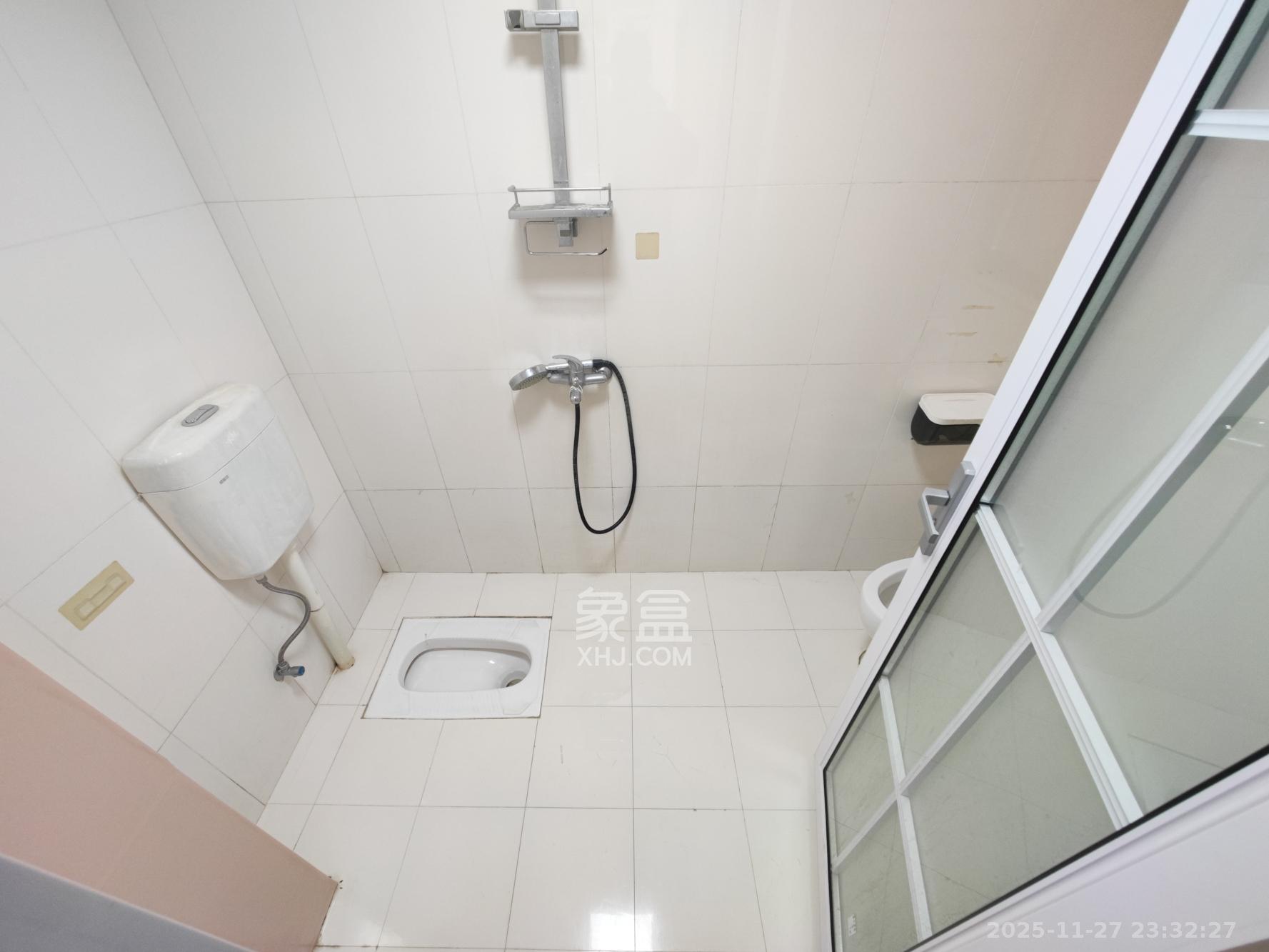 天赐良园 3室2厅2卫 95.0万 天赐良园 3室2厅2卫 95.0万卫生间