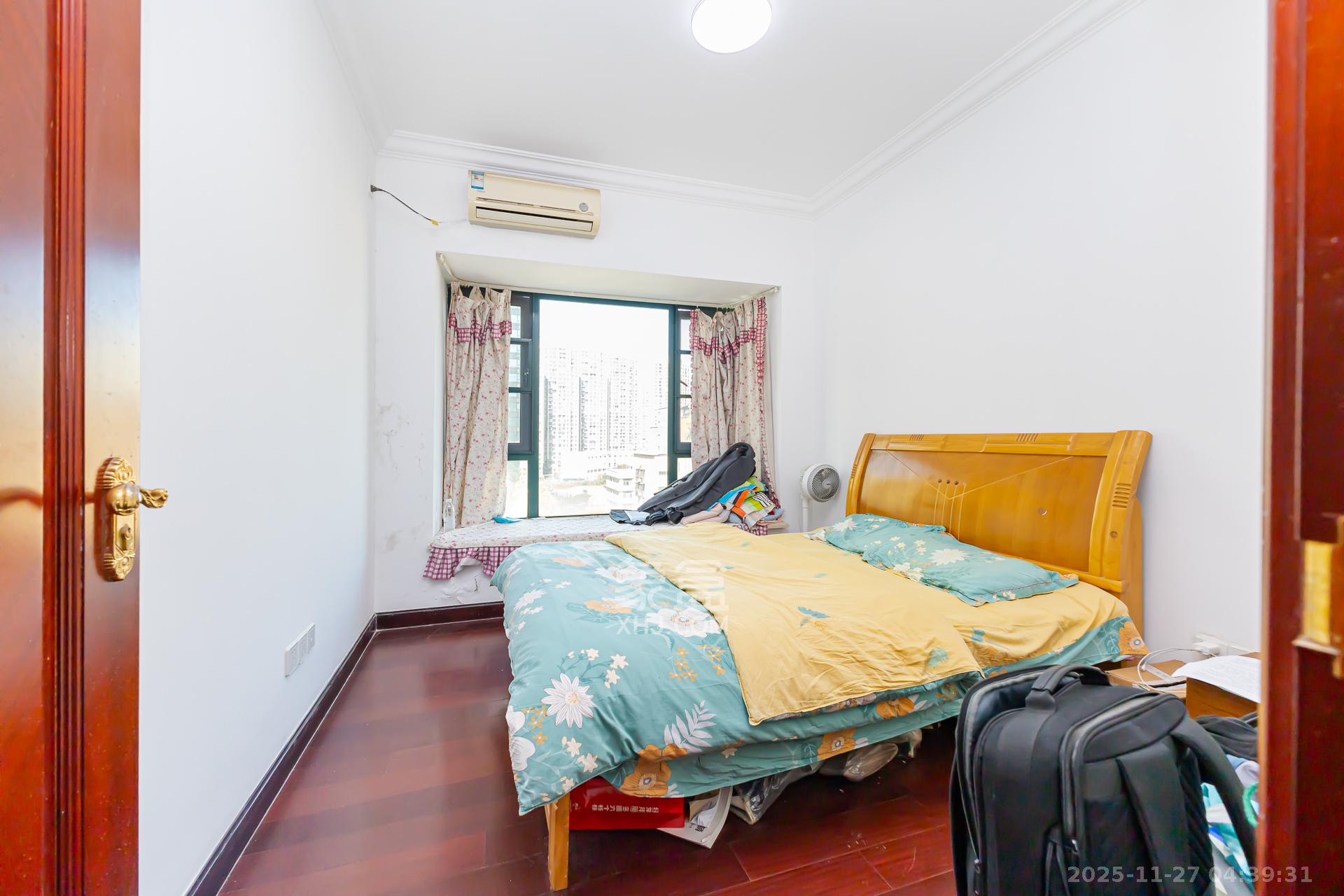 恒大名都  3室2厅2卫    55.0万卧室