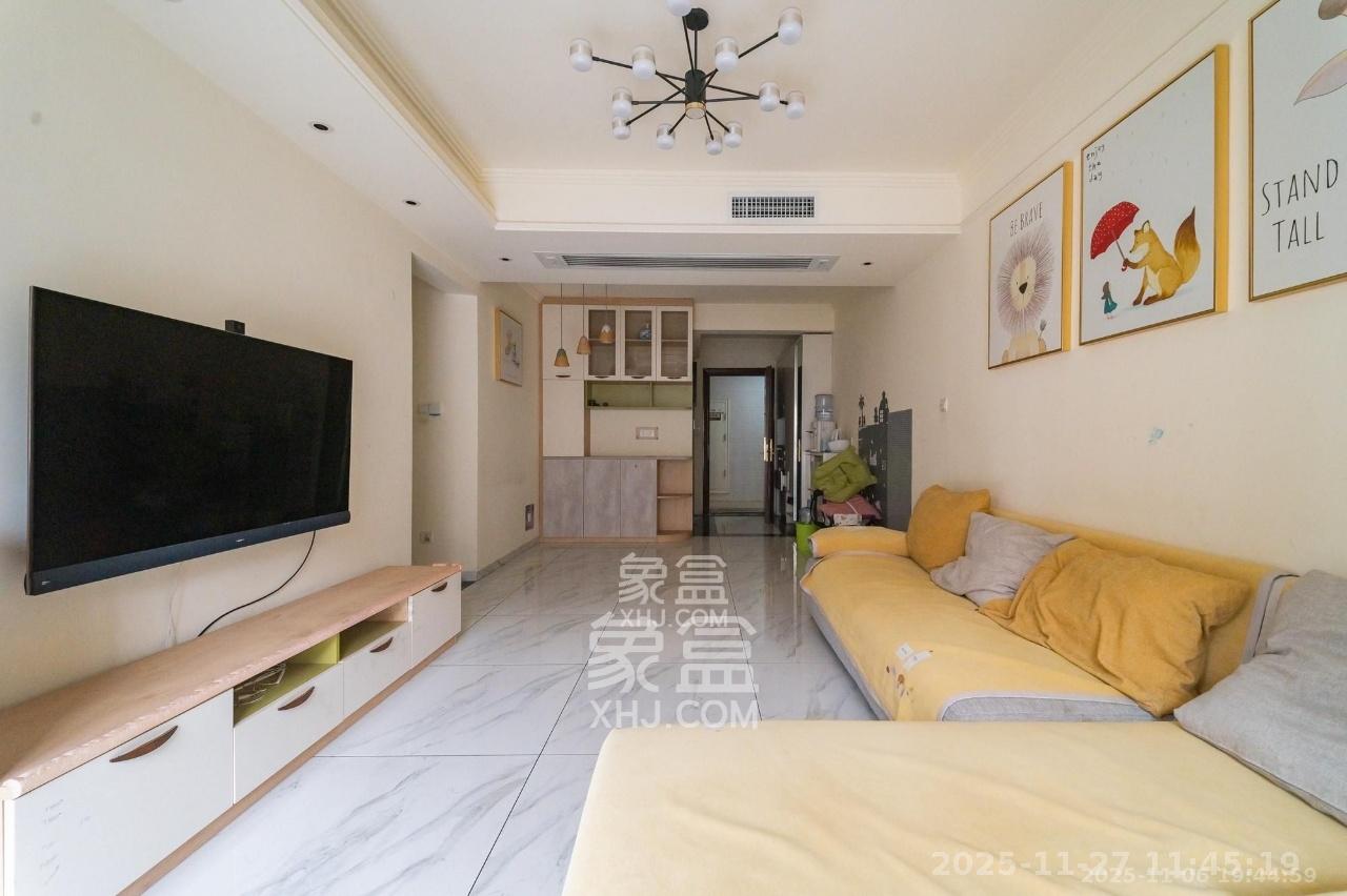 碧桂园中央花园 3室2厅2卫 2700.0元/月 碧桂园中央花园 3室2厅2卫 2700.0元/月室内图