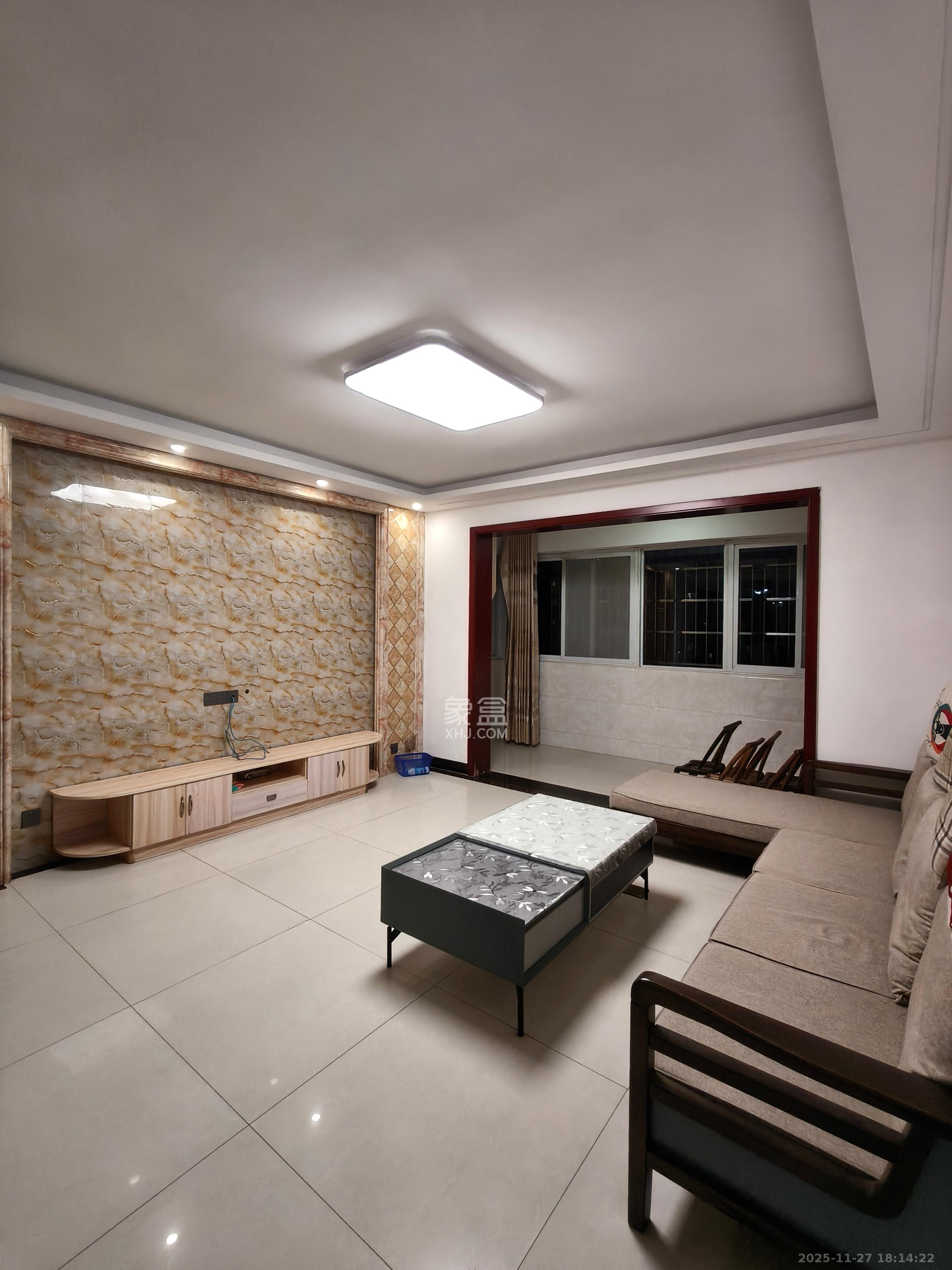 星城新宇黎锦苑  4室2厅2卫    2400.0元/月