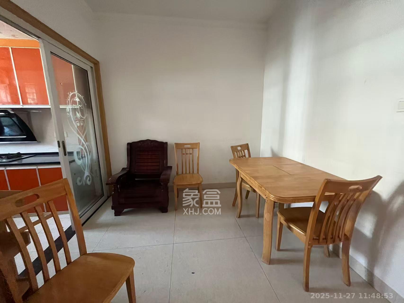 泉水塘小区 3室2厅1卫 2200.0元/月 泉水塘小区 3室2厅1卫 2200.0元/月室内图