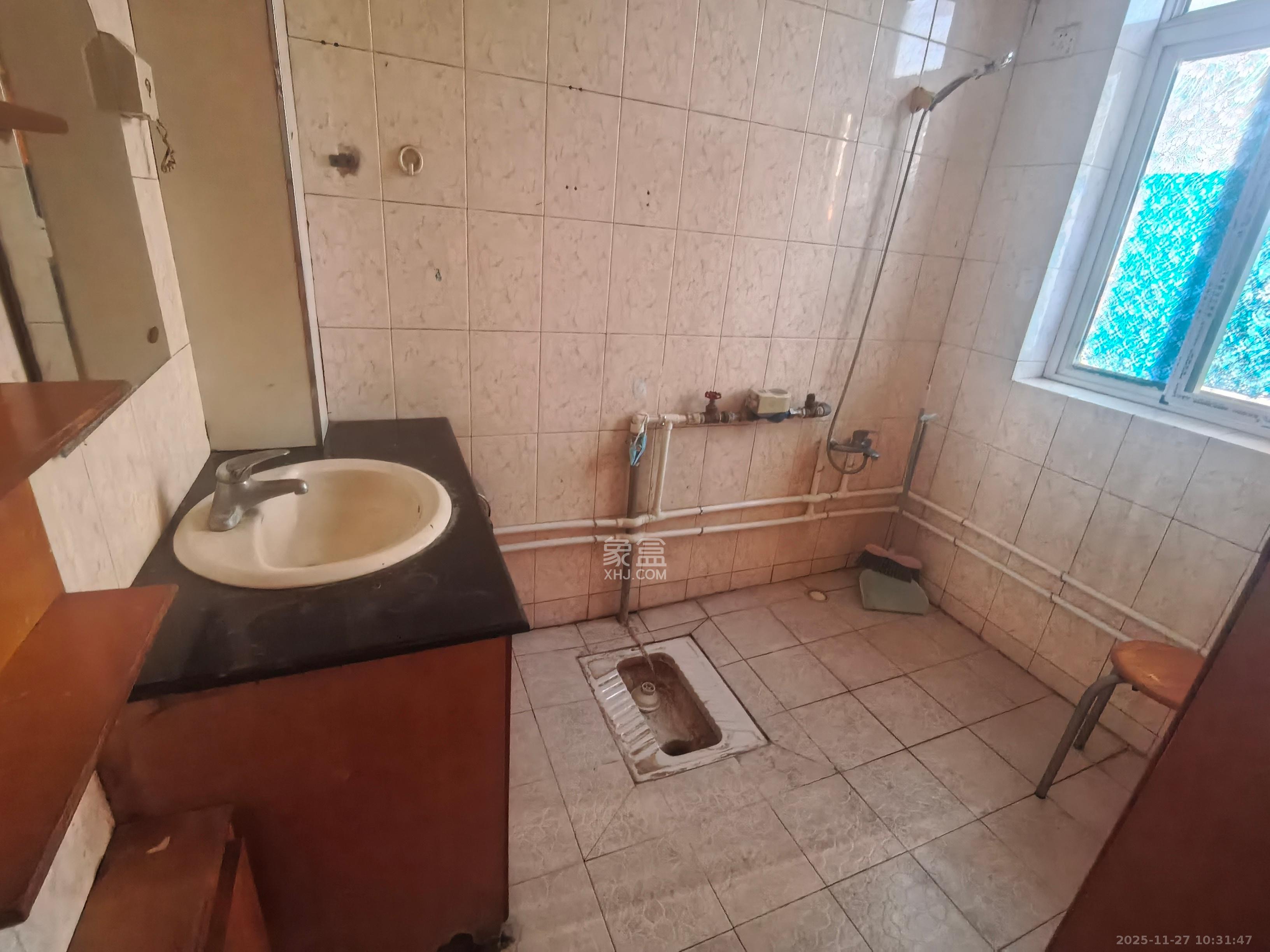 荷花园电信宿舍(天辰荷花苑) 2室2厅1卫 1700.0元/月 荷花园电信宿舍(天辰荷花苑) 2室2厅1卫 1700.0元/月室内图