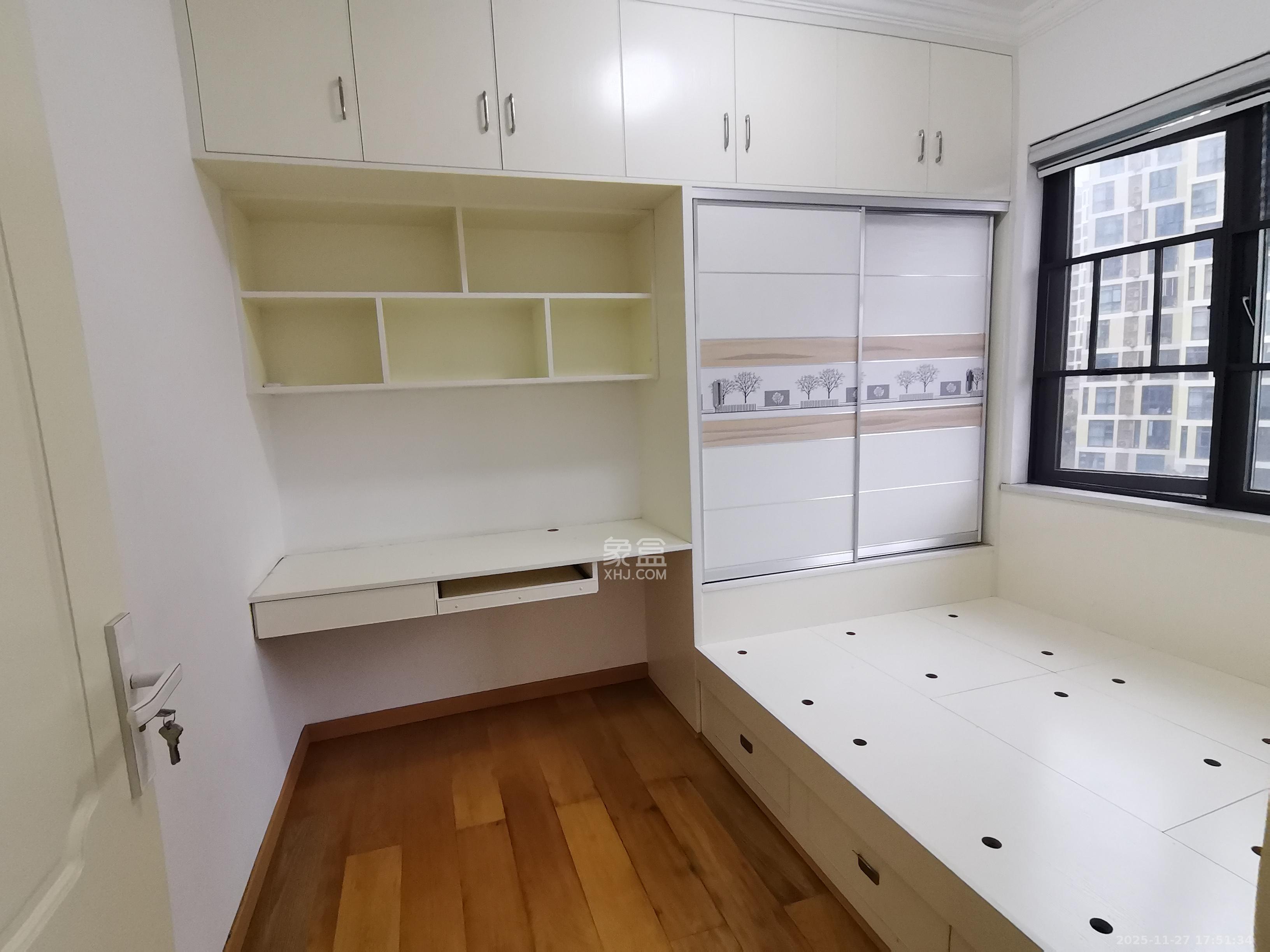 阳光100一期、四五期 1室2厅2卫 3500.0元/月 阳光100一期、四五期 1室2厅2卫 3500.0元/月室内图