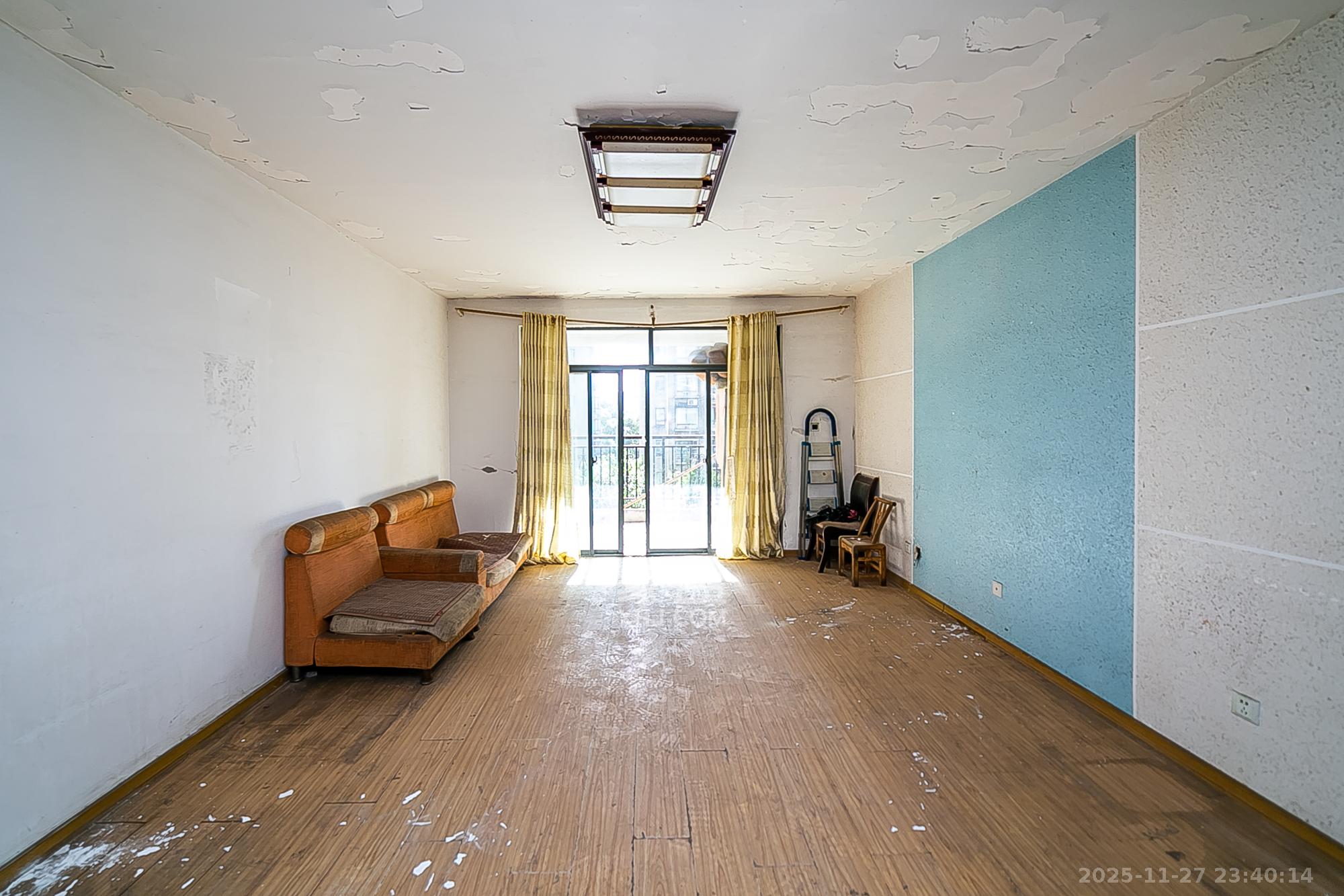 湘水一城(一期)  3室2厅2卫    100.0万