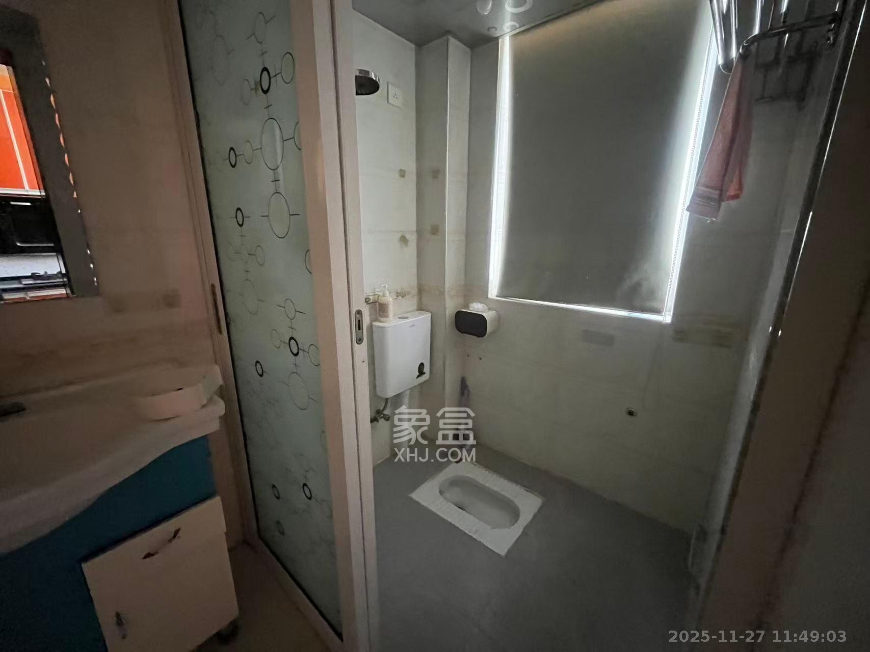 泉水塘小区  3室2厅1卫    2200.0元/月室内图