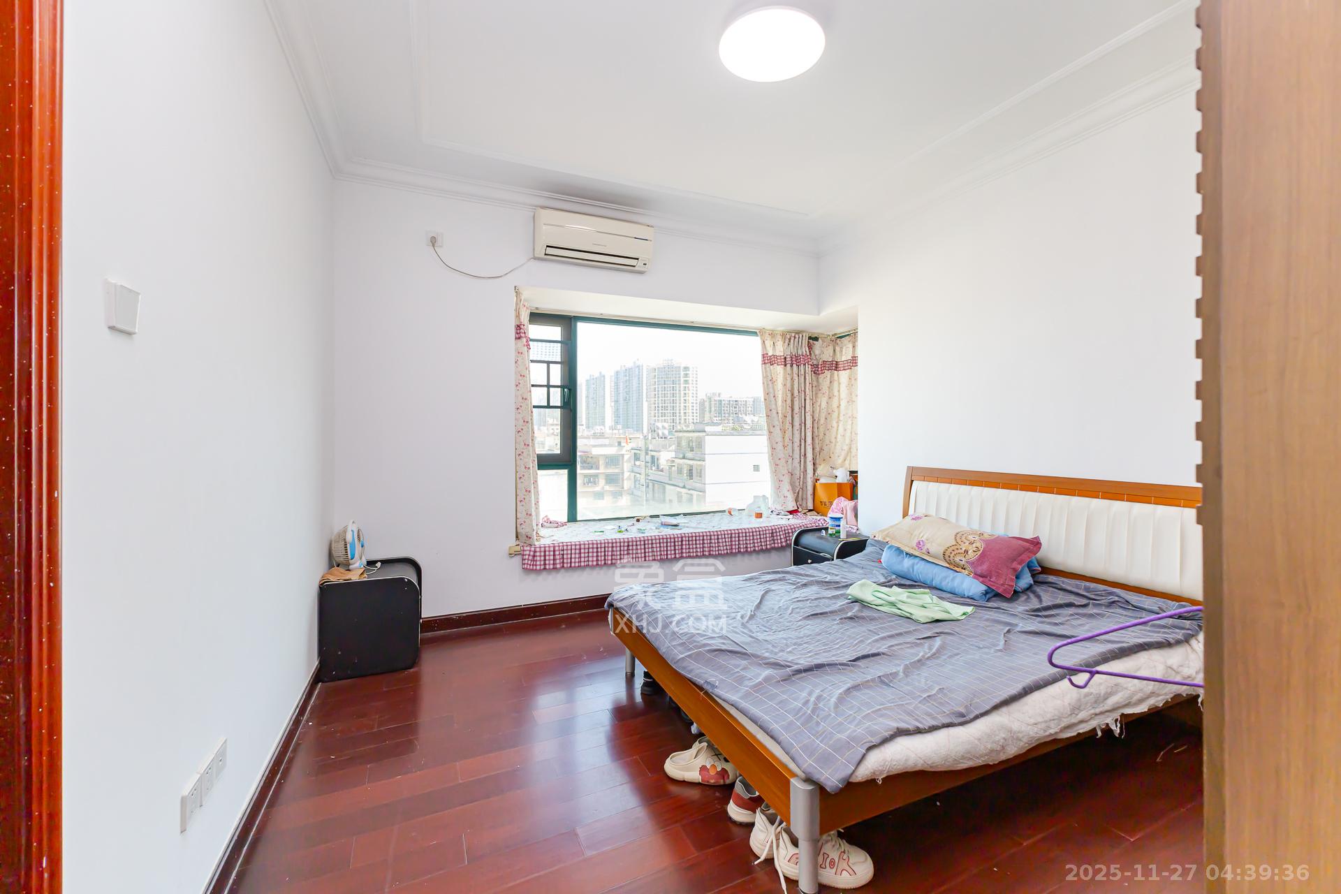 恒大名都 3室2厅2卫 55.0万 恒大名都 3室2厅2卫 55.0万卧室