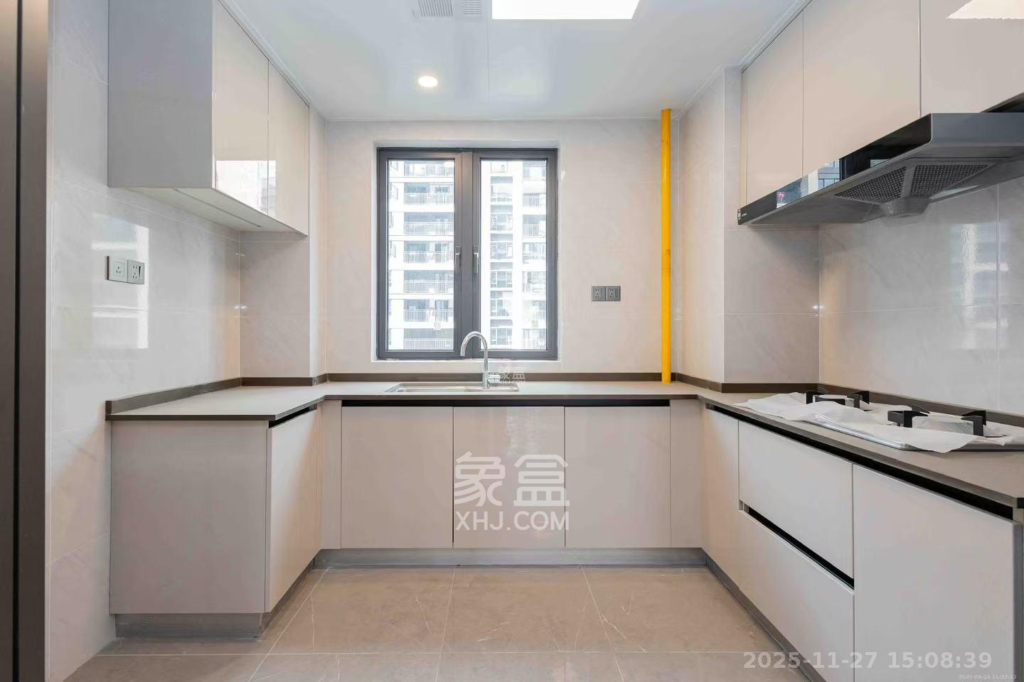 龙湖天璞  4室2厅1卫    4500.0元/月室内图