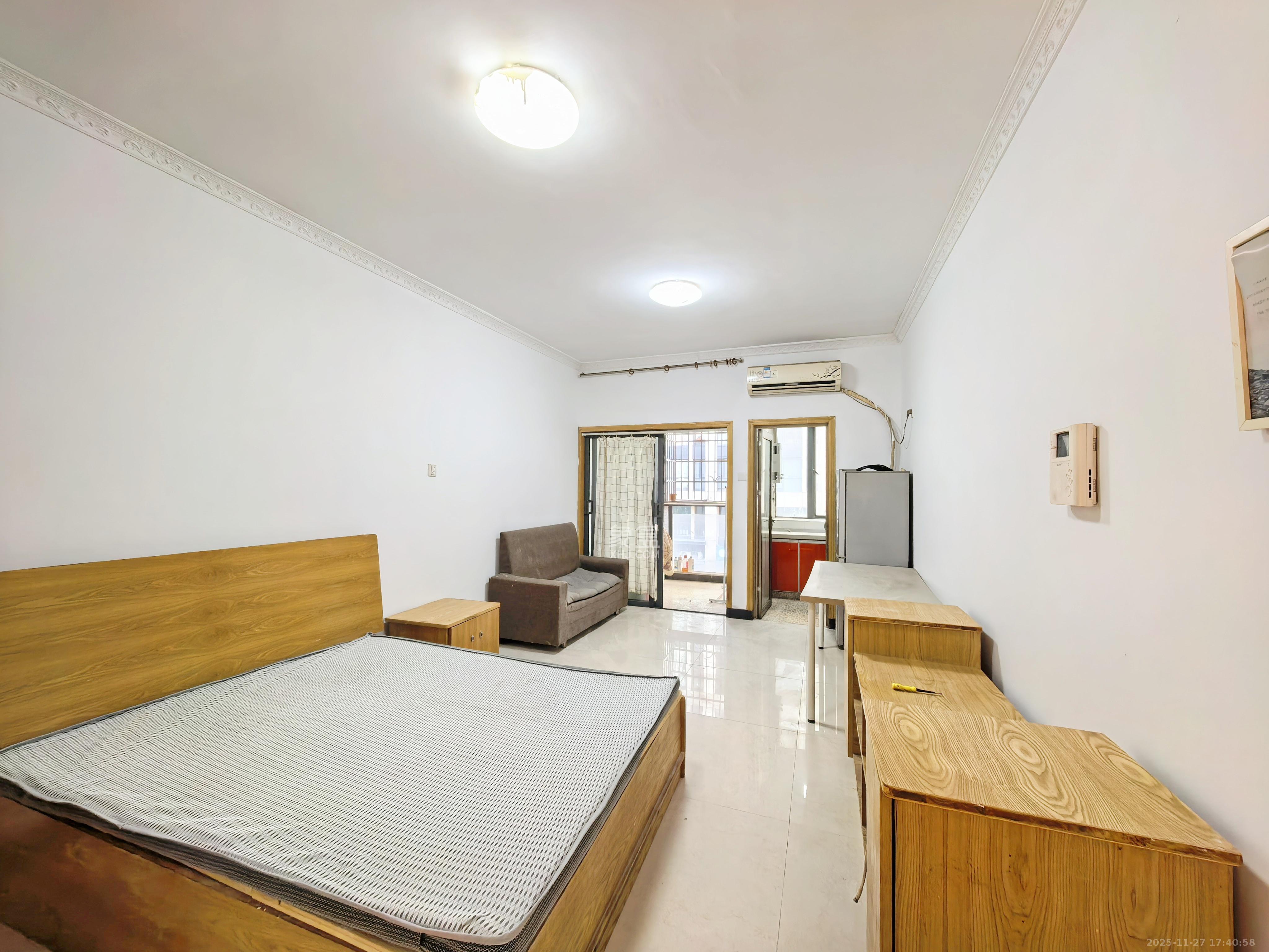 中城丽景香山园  1室1厅1卫    1100.0元/月