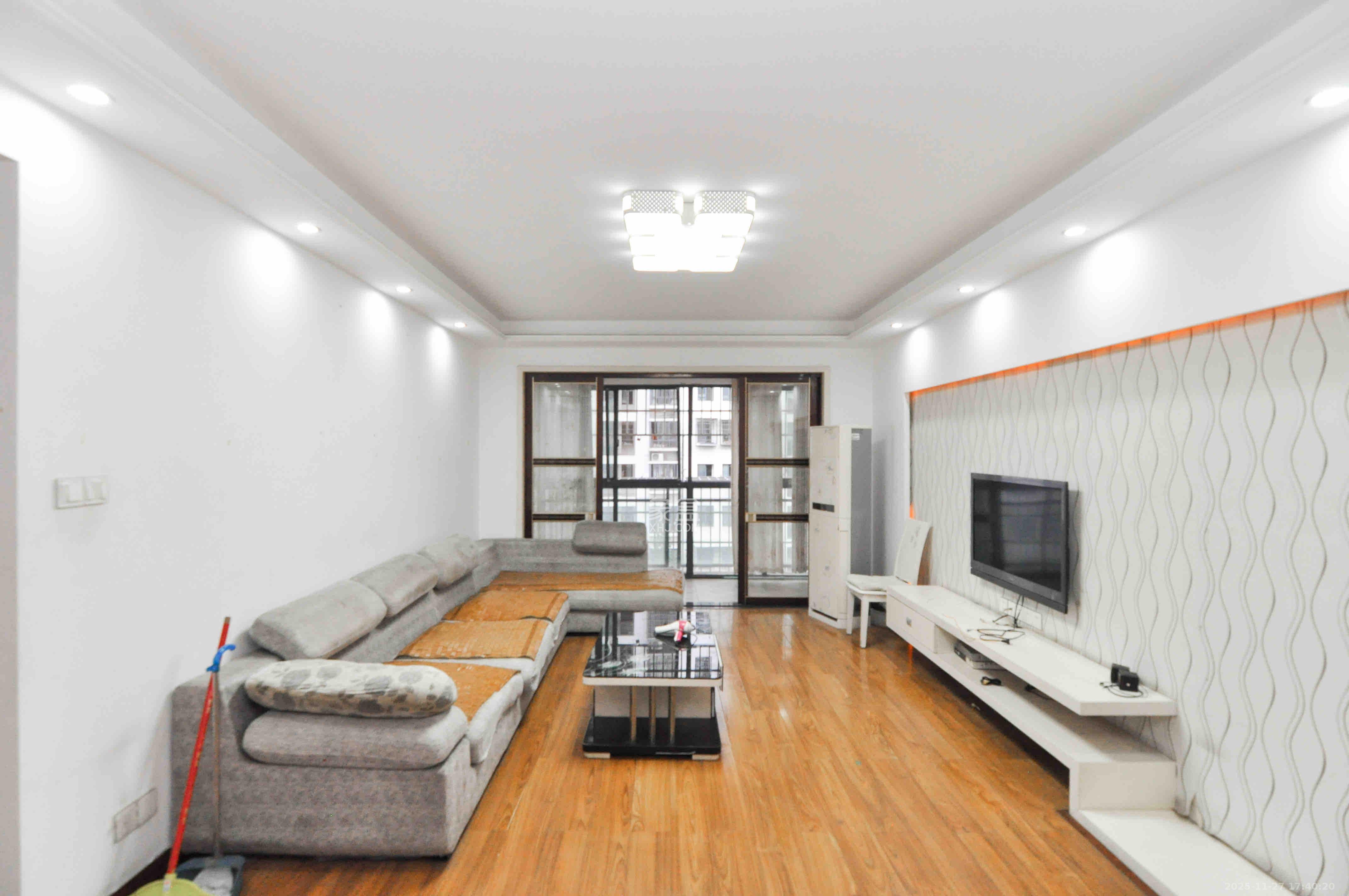 海林馨香雅苑  3室2厅1卫    3000.0元/月