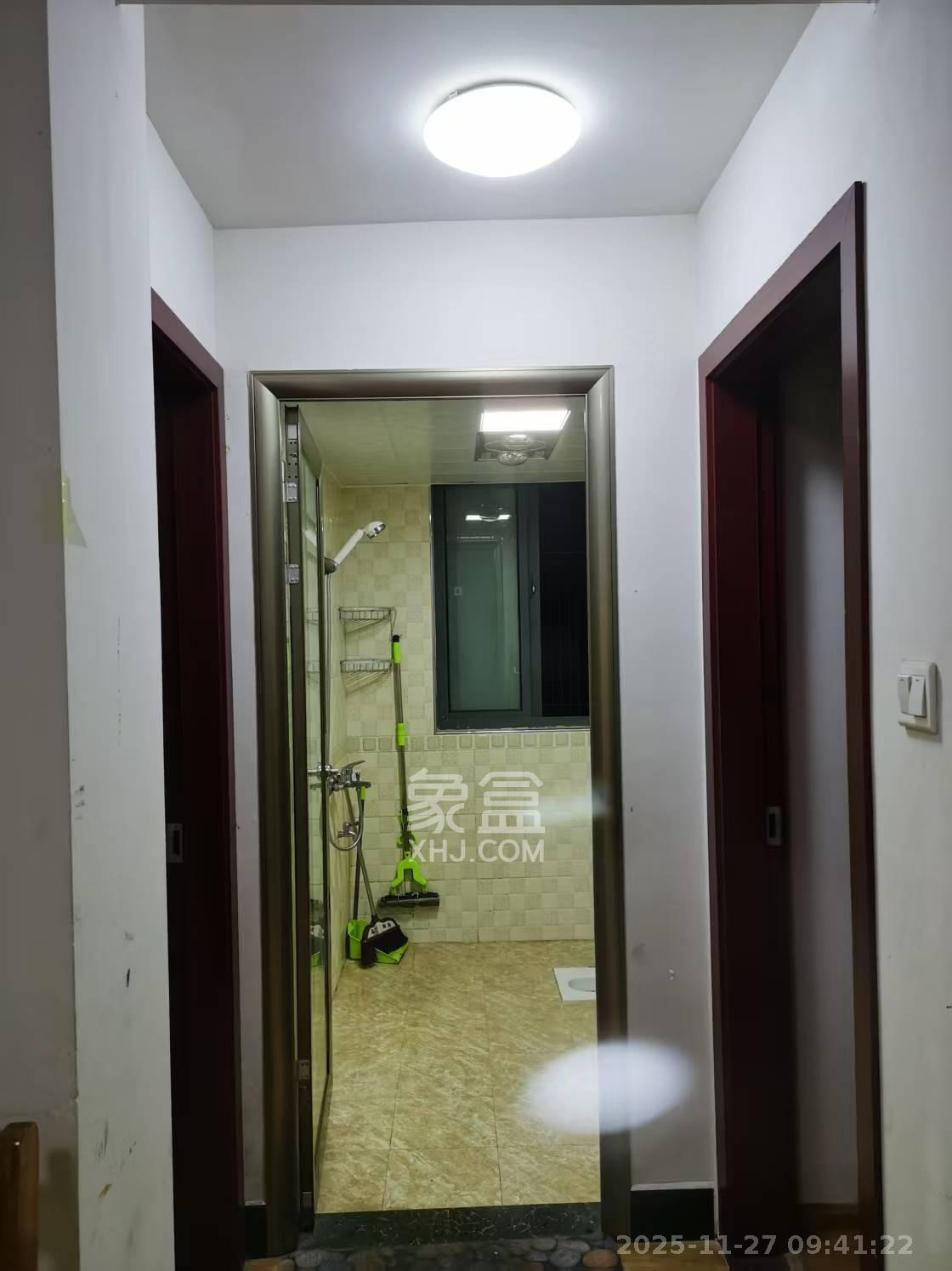 海德公园  3室2厅1卫    1600.0元/月室内图