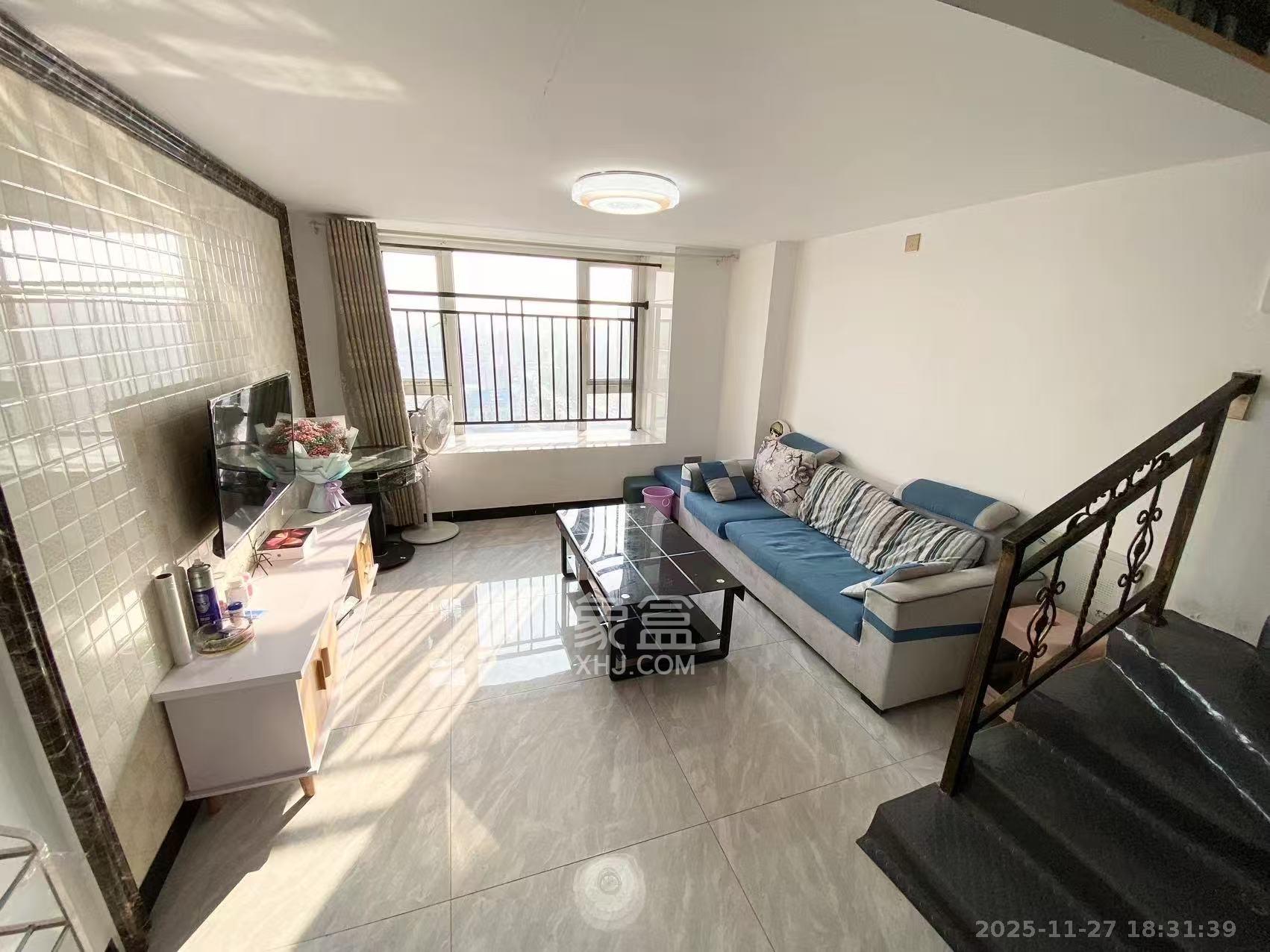 芙蓉万国城MOMA（卓越汇富苑）  2室1厅1卫    1500.0元/月室内图1