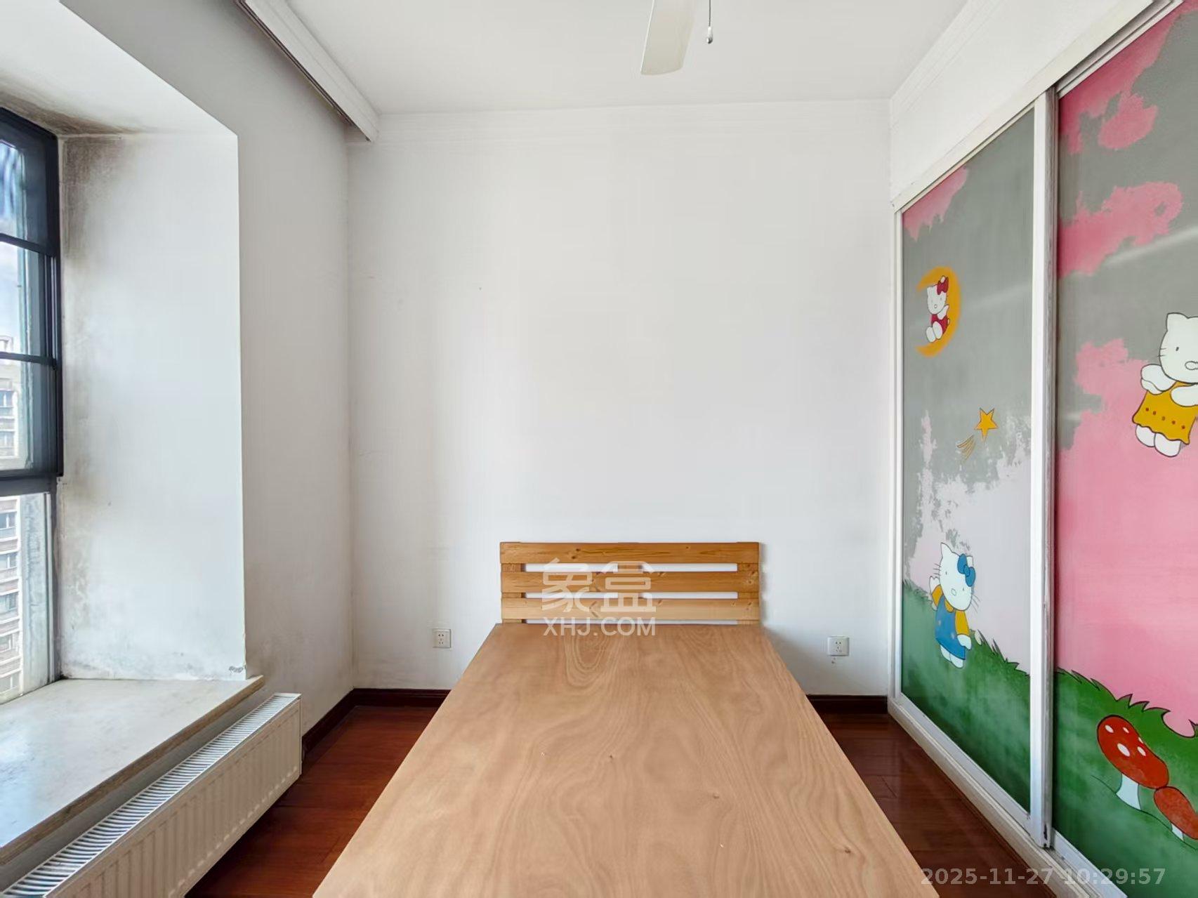 银港水晶城  3室2厅1卫    2600.0元/月室内图