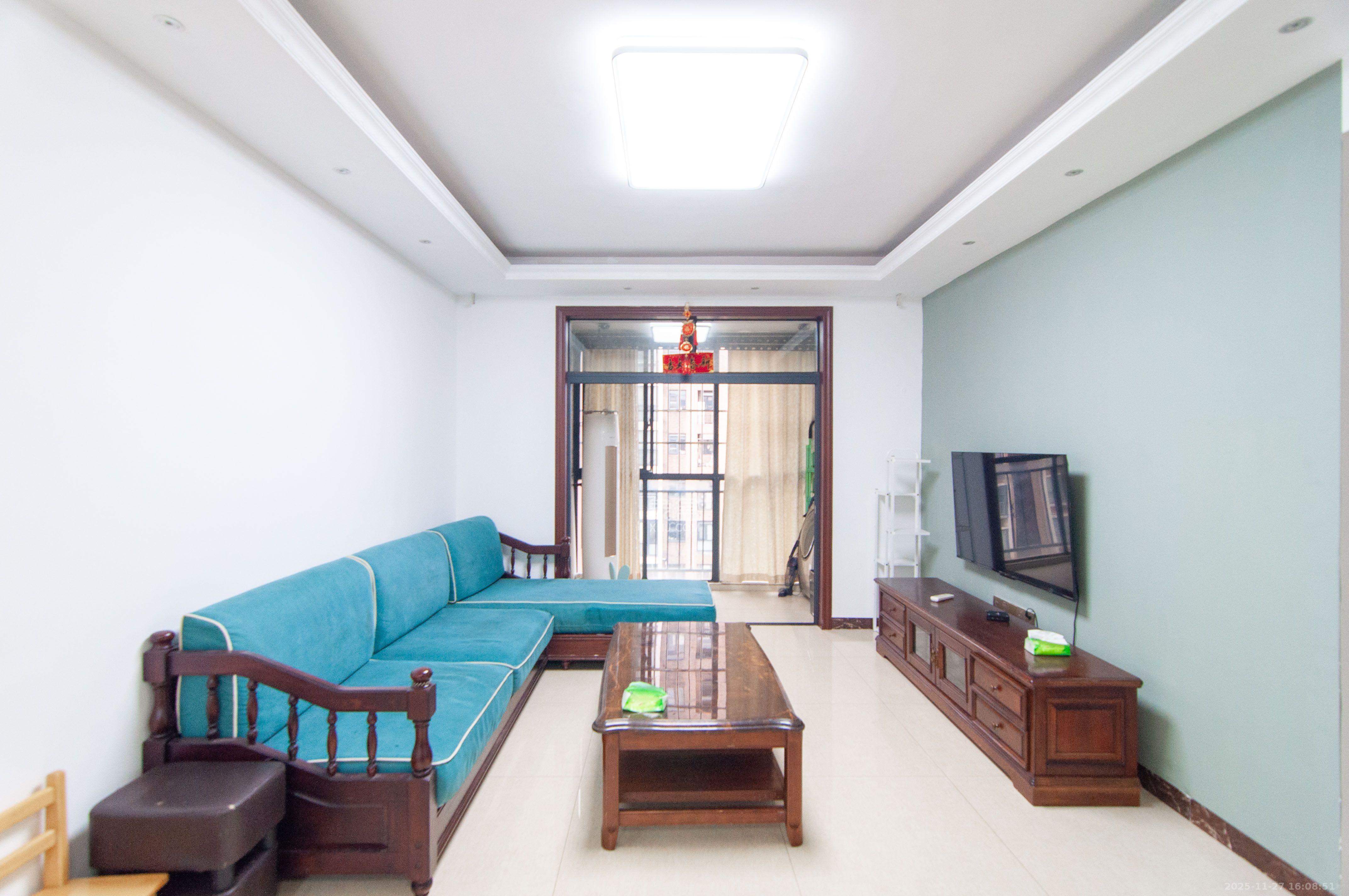 西点公园里  2室2厅1卫    2400.0元/月