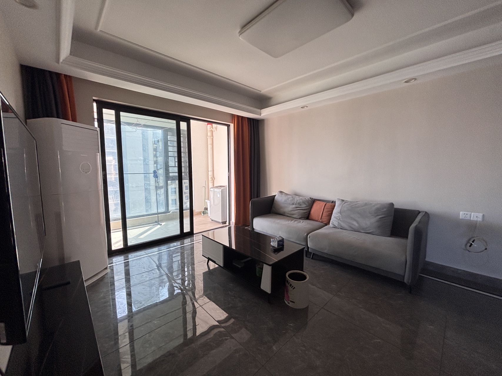 中海珑悦府  1室0厅0卫    3400.0元/月户型图