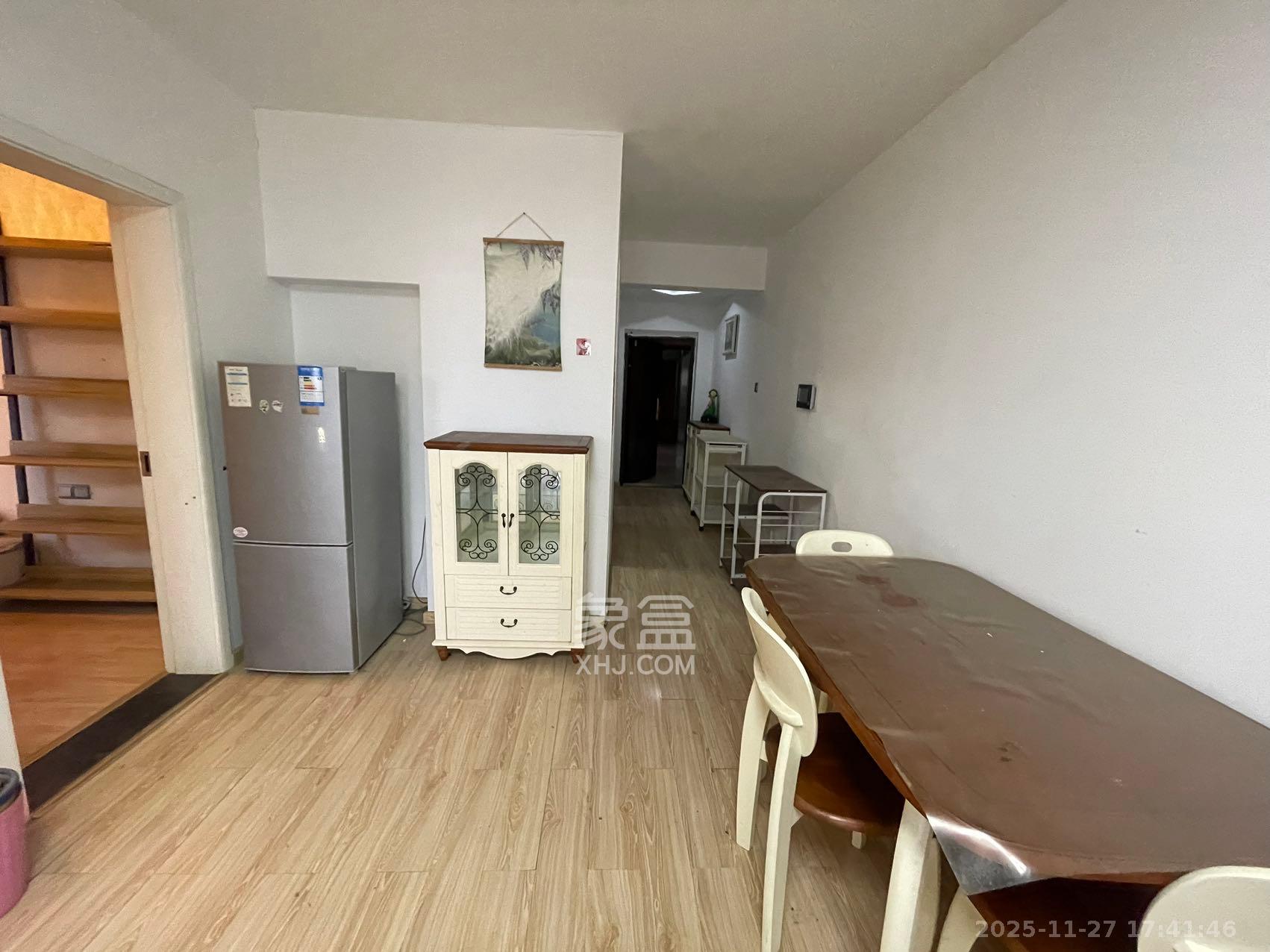 阿普阿布 2室2厅1卫 2200.0元/月 阿普阿布 2室2厅1卫 2200.0元/月室内图