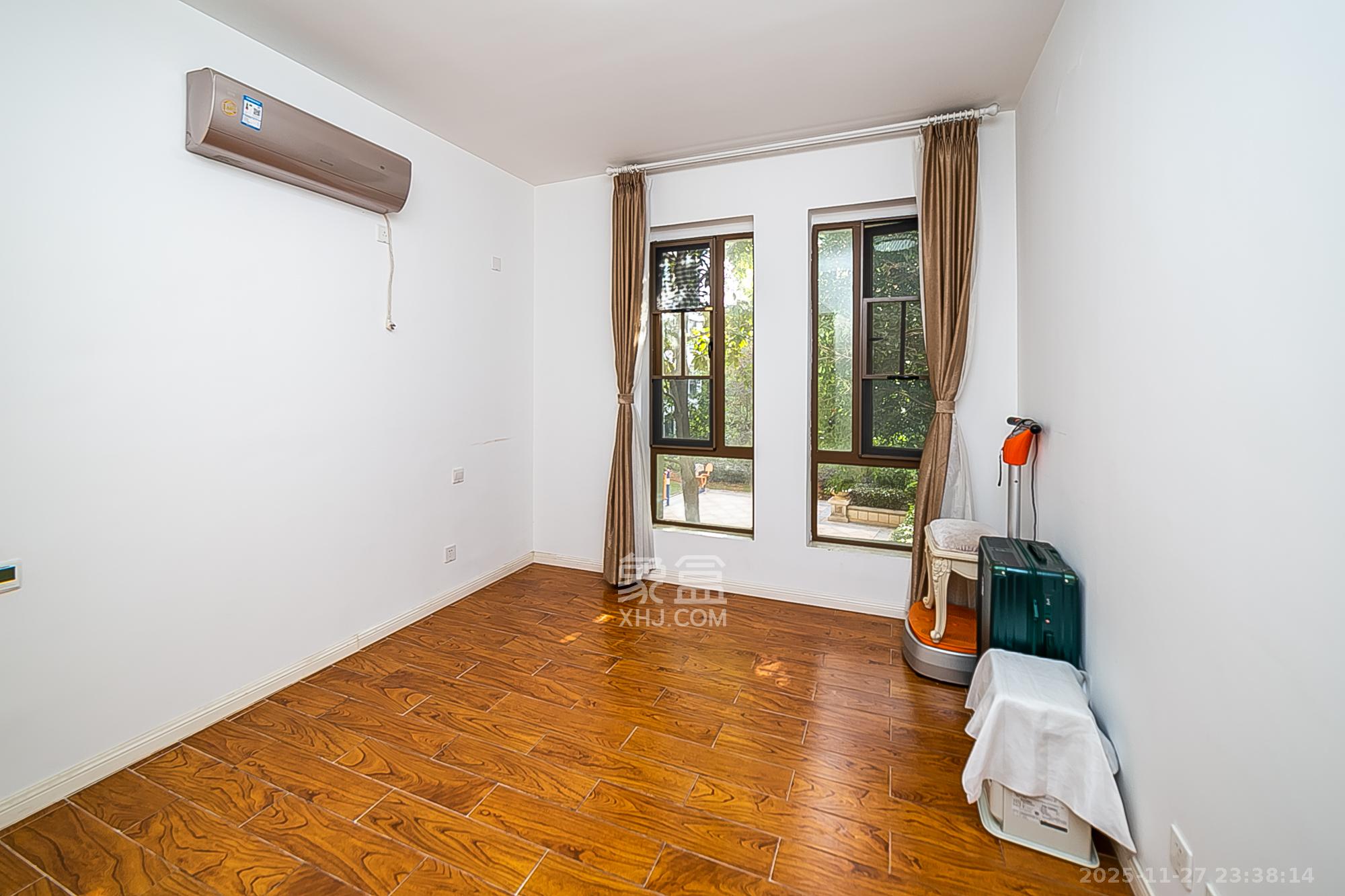 第六都(陆都小区) 3室2厅2卫 168.8万 第六都(陆都小区) 3室2厅2卫 168.8万卧室