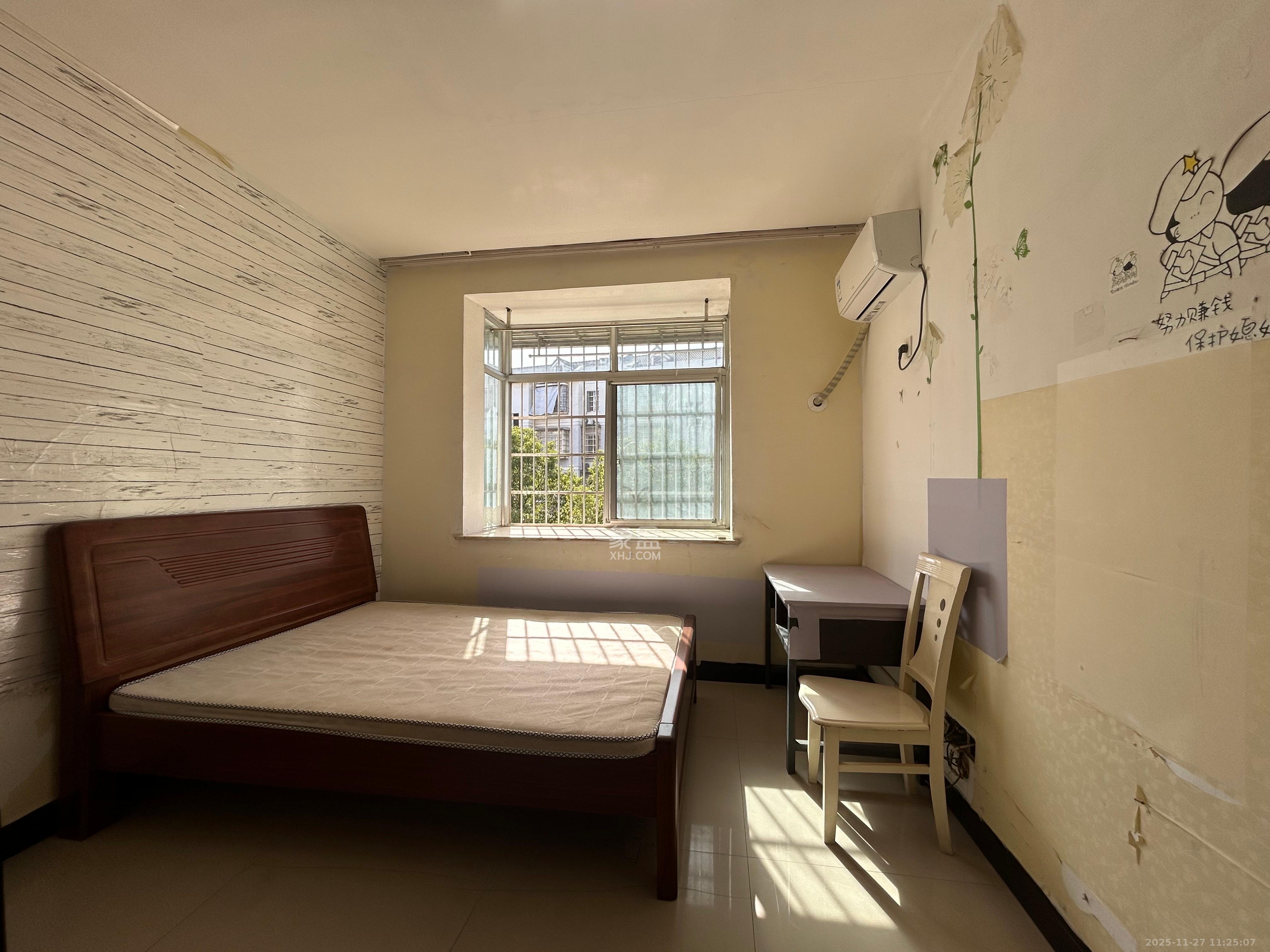 泉水塘小区  3室2厅1卫    1700.0元/月室内图