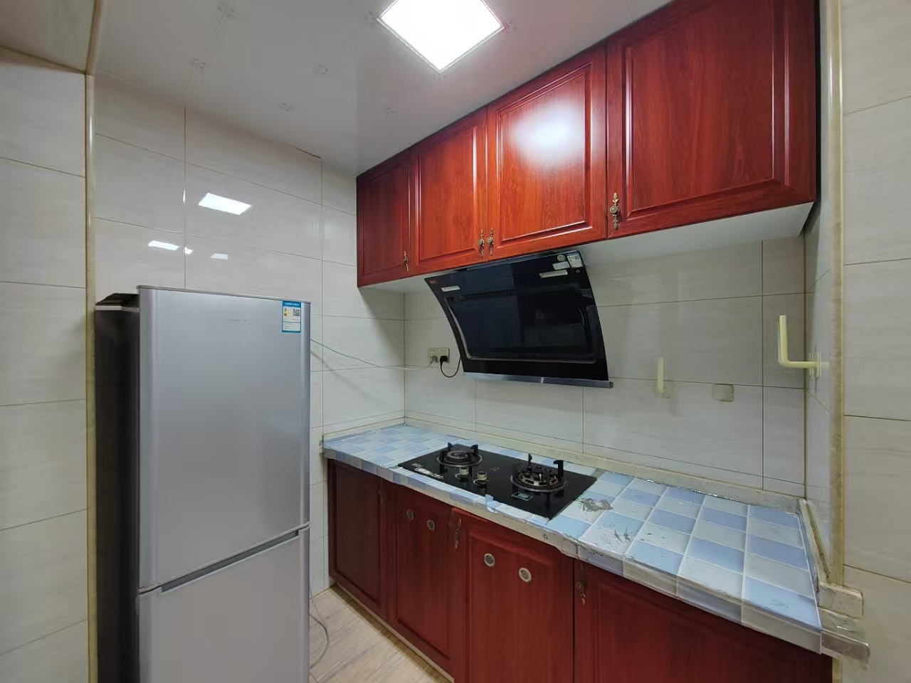 罗曼帝克  2室1厅1卫    1900.0元/月