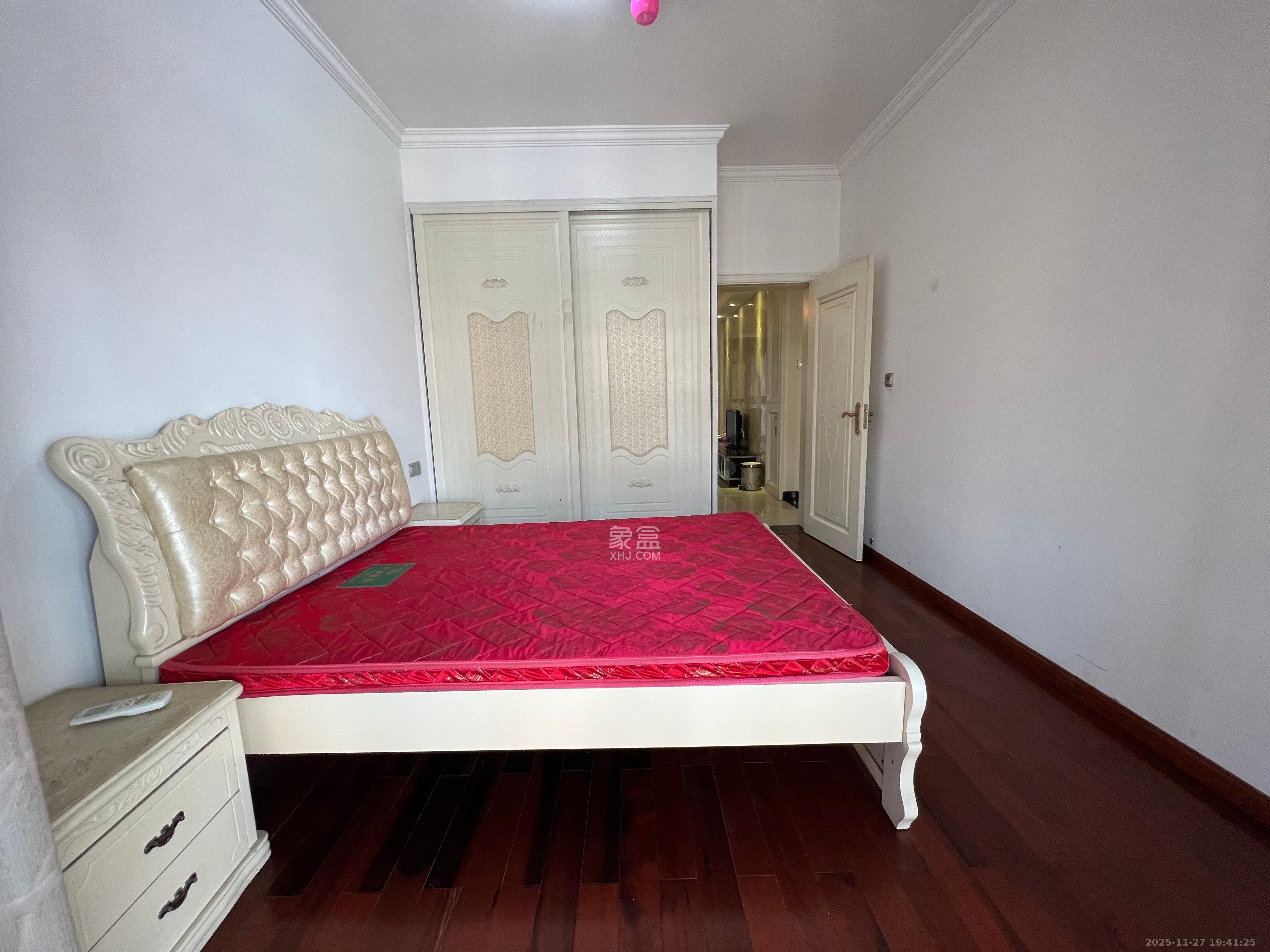 上河国际C区 3室2厅2卫 3200.0元/月 上河国际C区 3室2厅2卫 3200.0元/月室内图