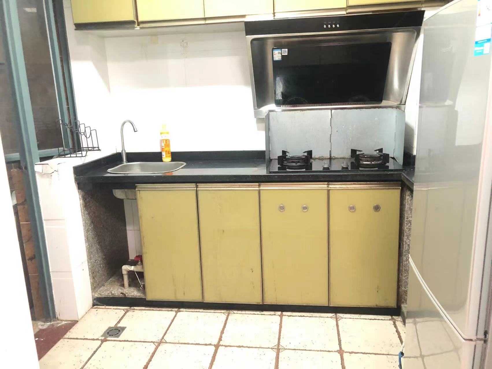 玉龙湾  2室2厅1卫    2300.0元/月室内图