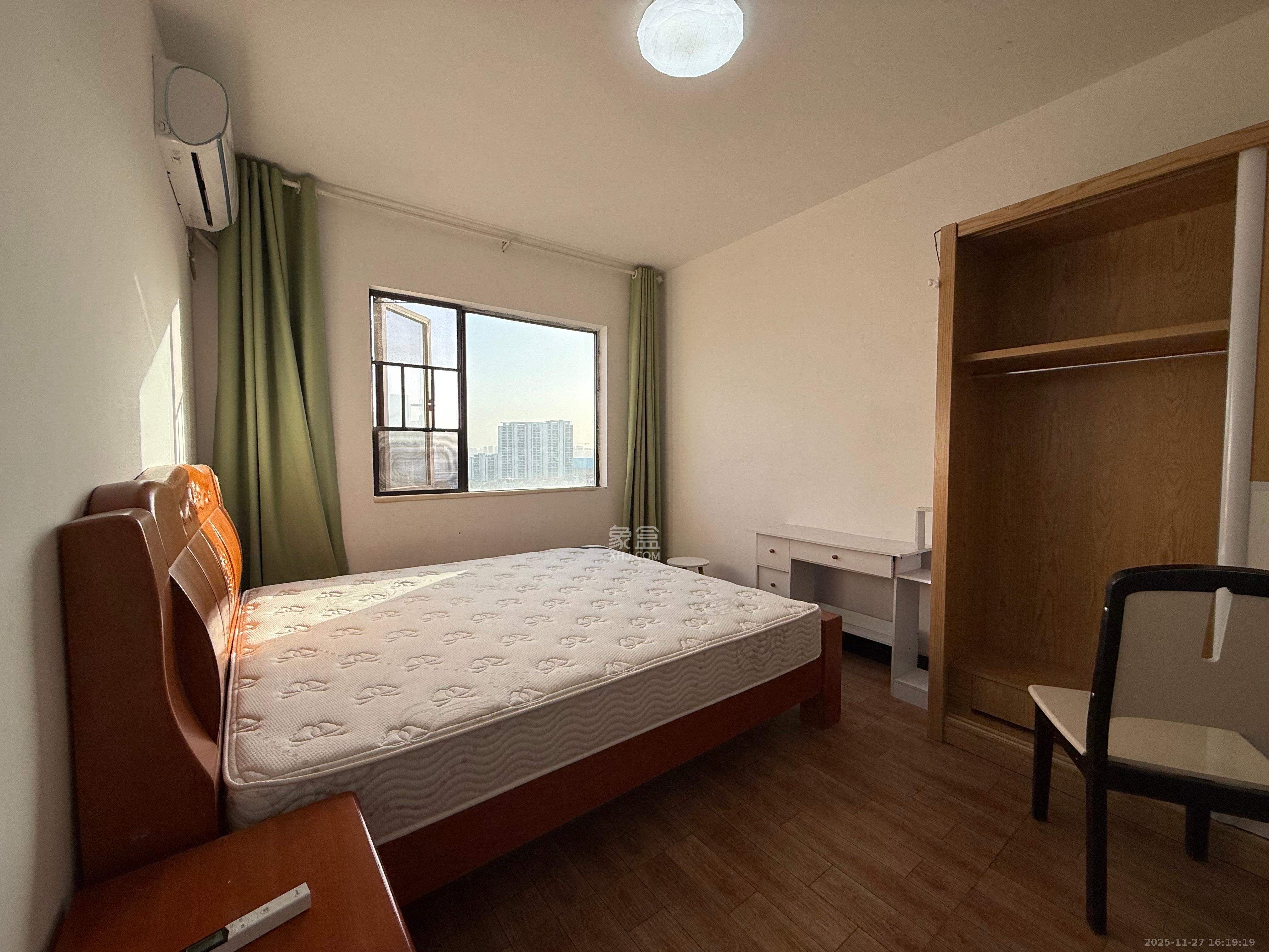 华润置地广场二期 3室2厅2卫 2000.0元/月 华润置地广场二期 3室2厅2卫 2000.0元/月室内图