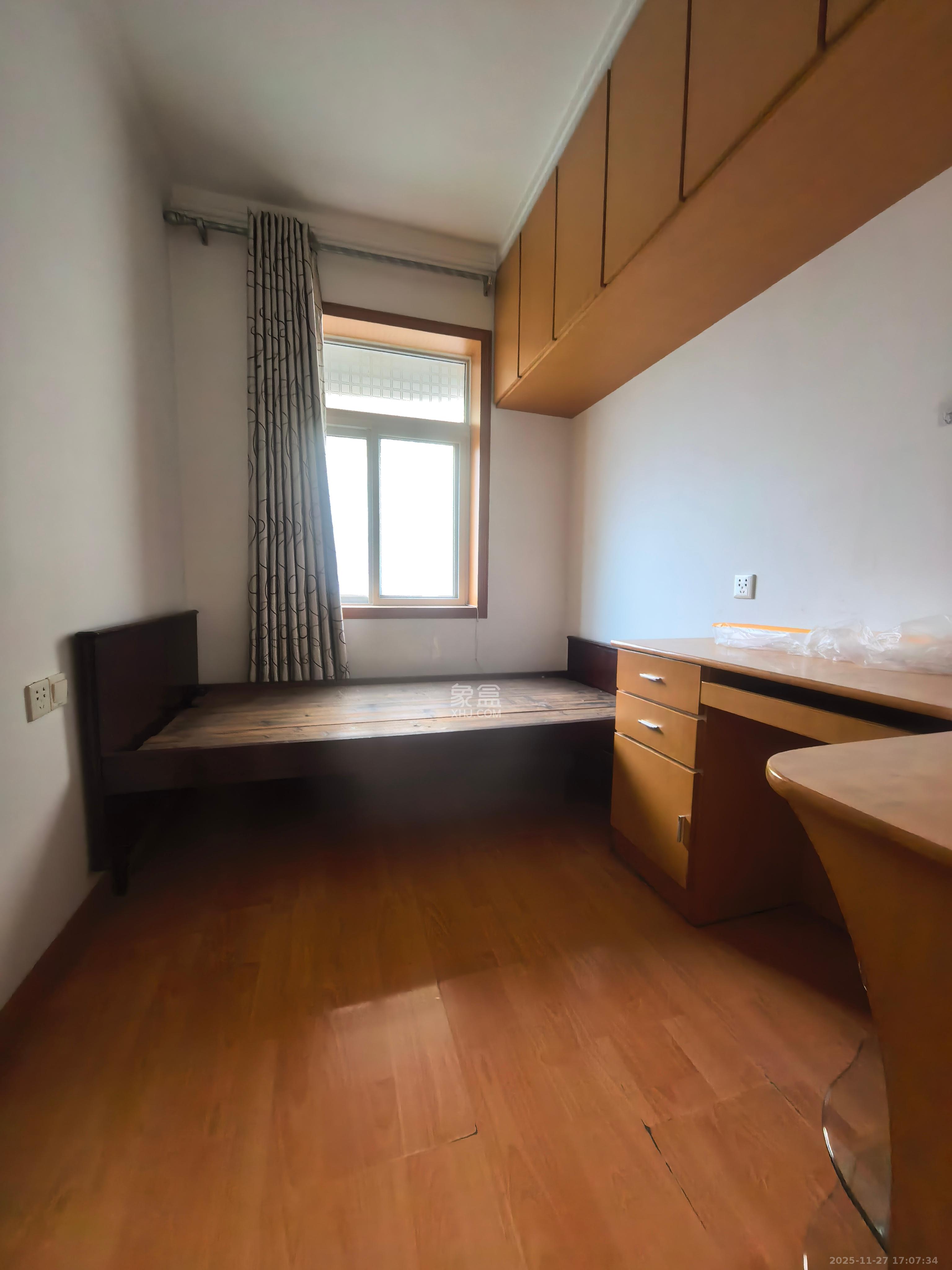 交通技校宿舍 3室2厅1卫 3000.0元/月 交通技校宿舍 3室2厅1卫 3000.0元/月室内图