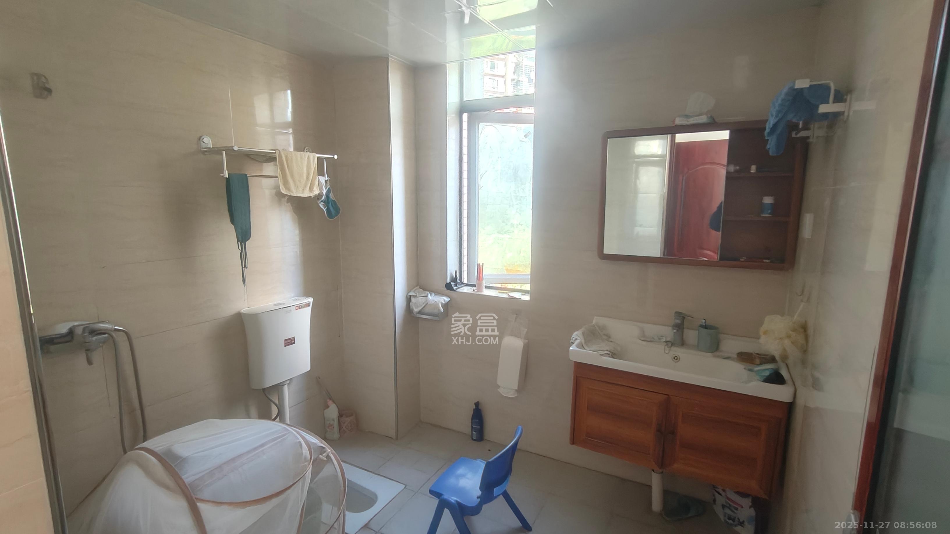 新城新世界一二三期  3室2厅1卫    2700.0元/月室内图