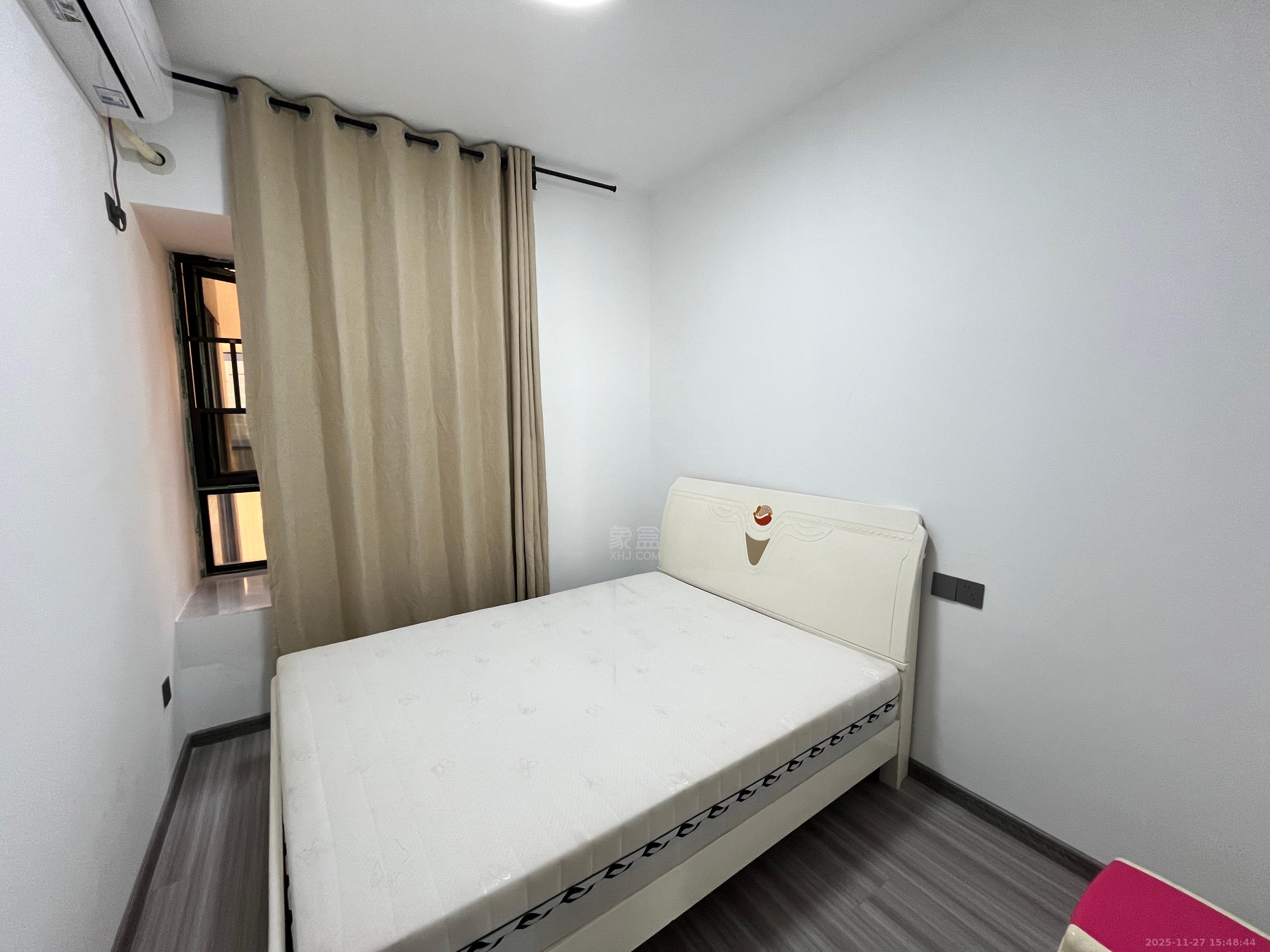 提香蓝岸  4室2厅2卫    2200.0元/月室内图