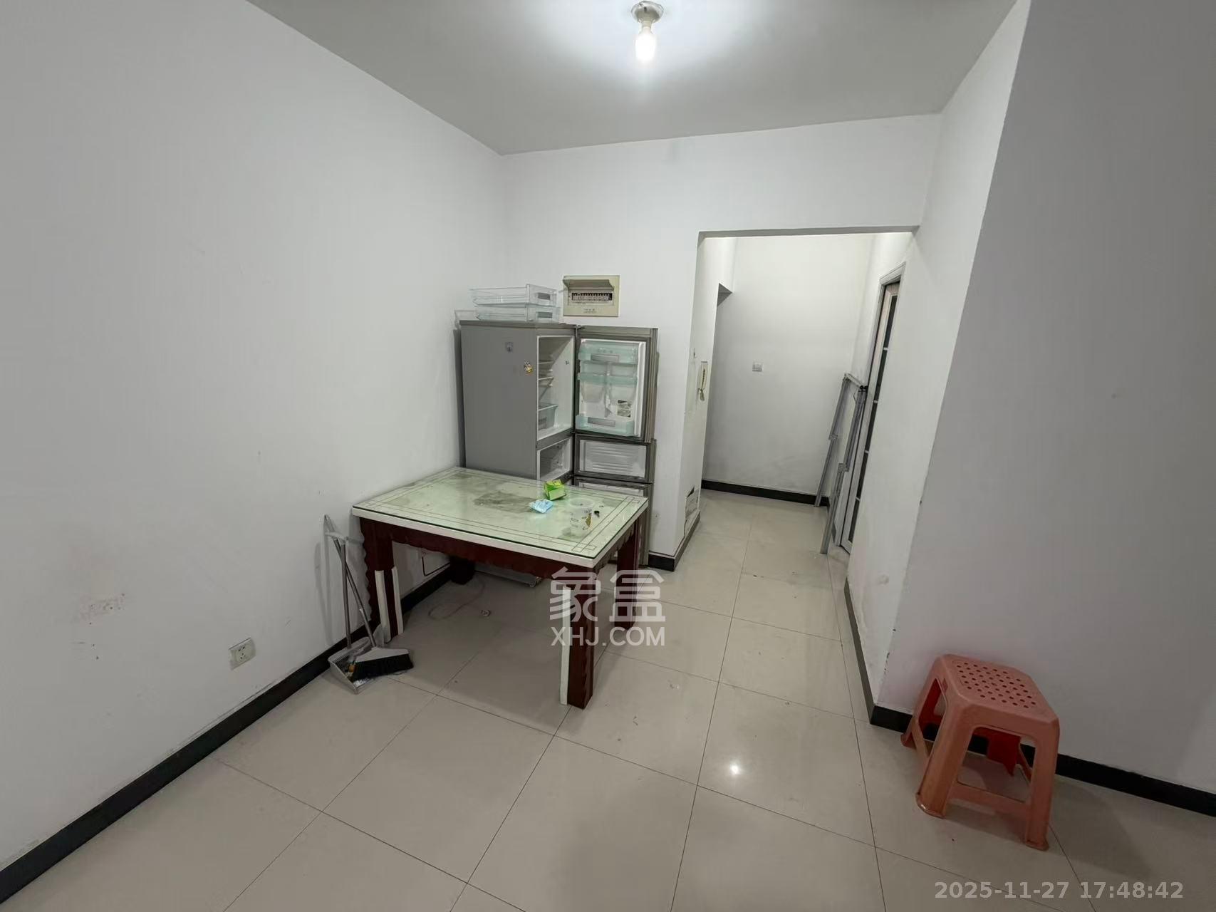 和馨园  2室1厅1卫    1800.0元/月室内图