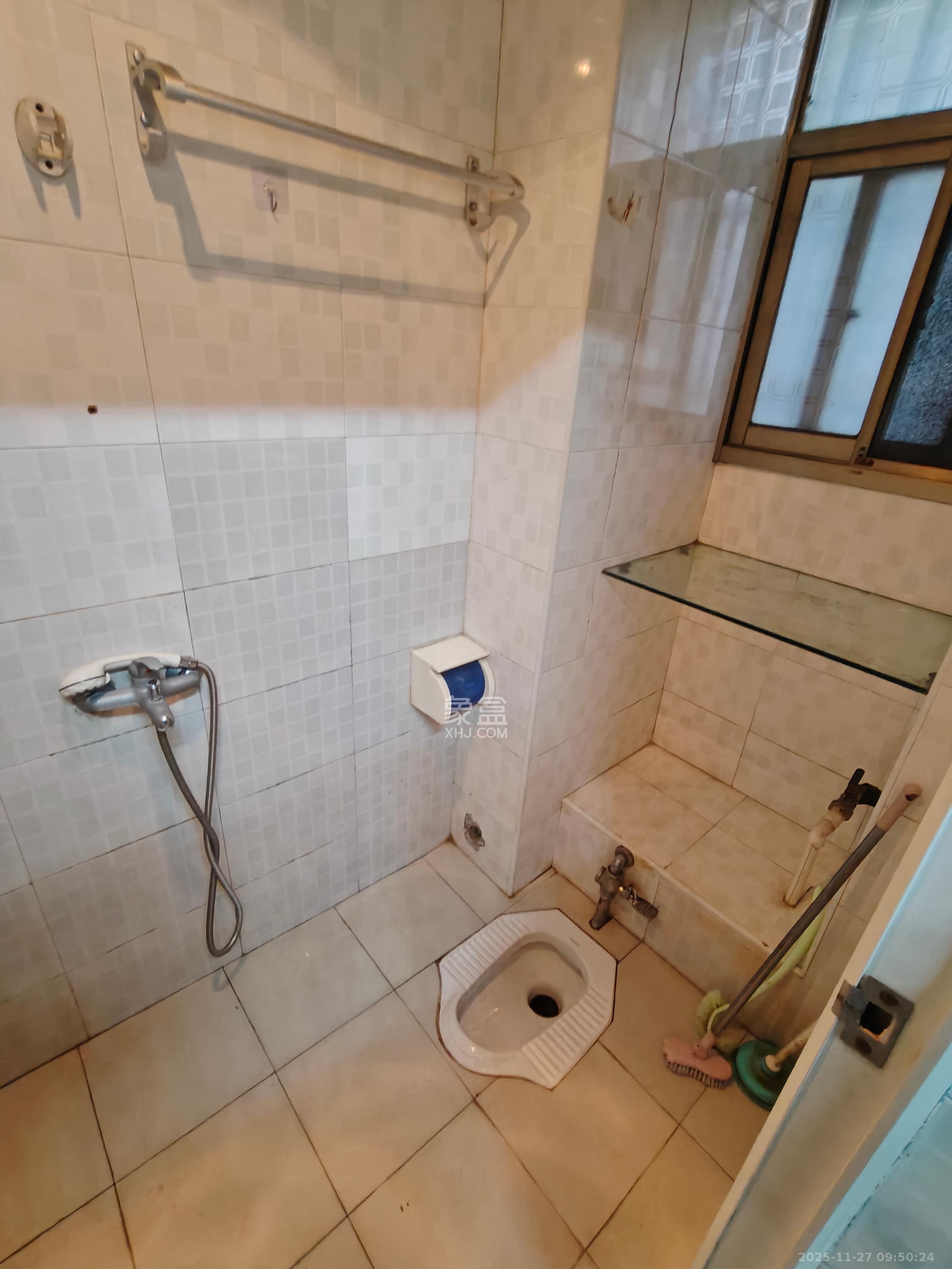 桂花二村  2室1厅1卫    1500.0元/月室内图