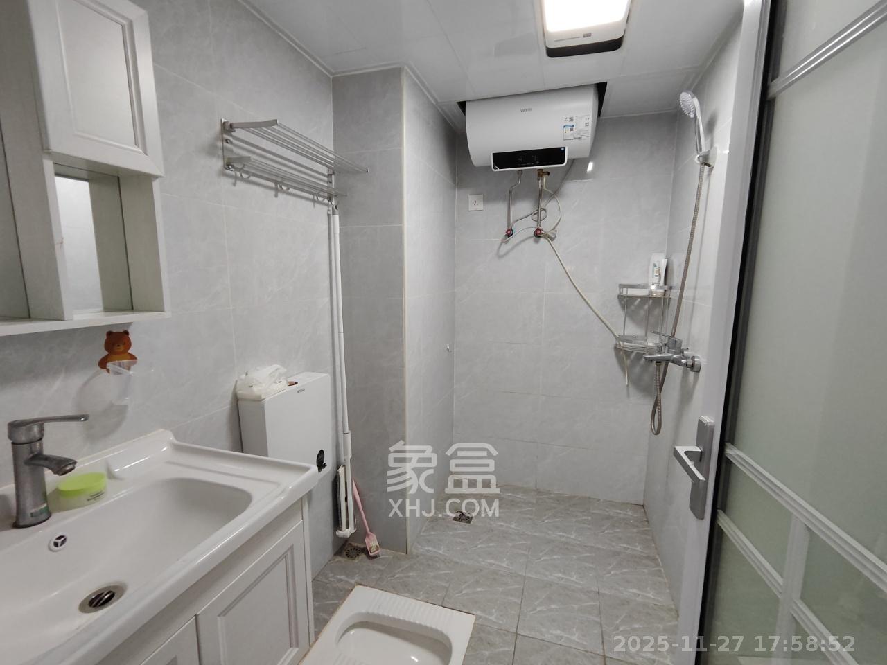 中海珑悦府  1室1厅1卫    1100.0元/月室内图