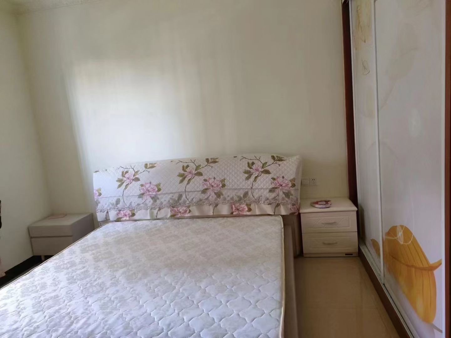 俊景花园  3室2厅2卫    2300.0元/月室内图