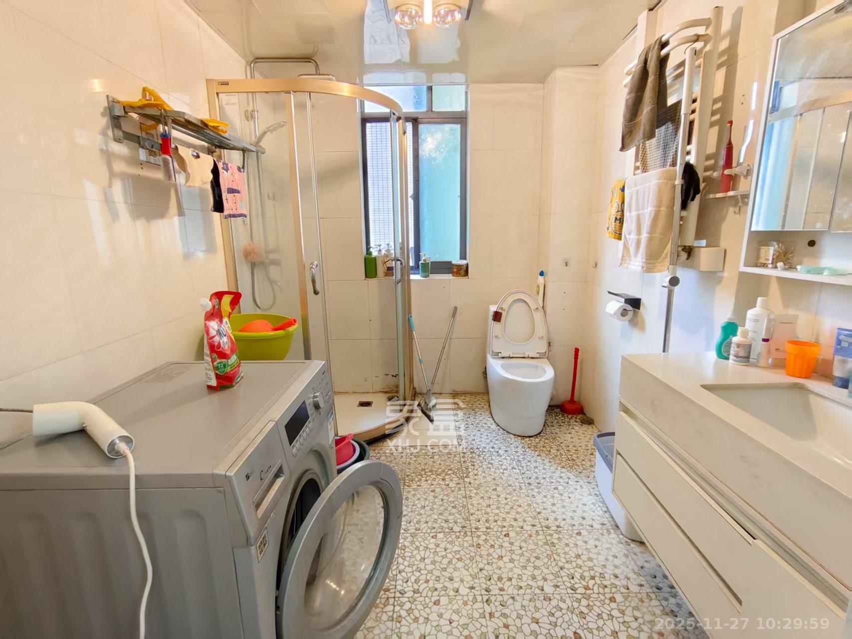 银港水晶城  3室2厅1卫    2600.0元/月室内图